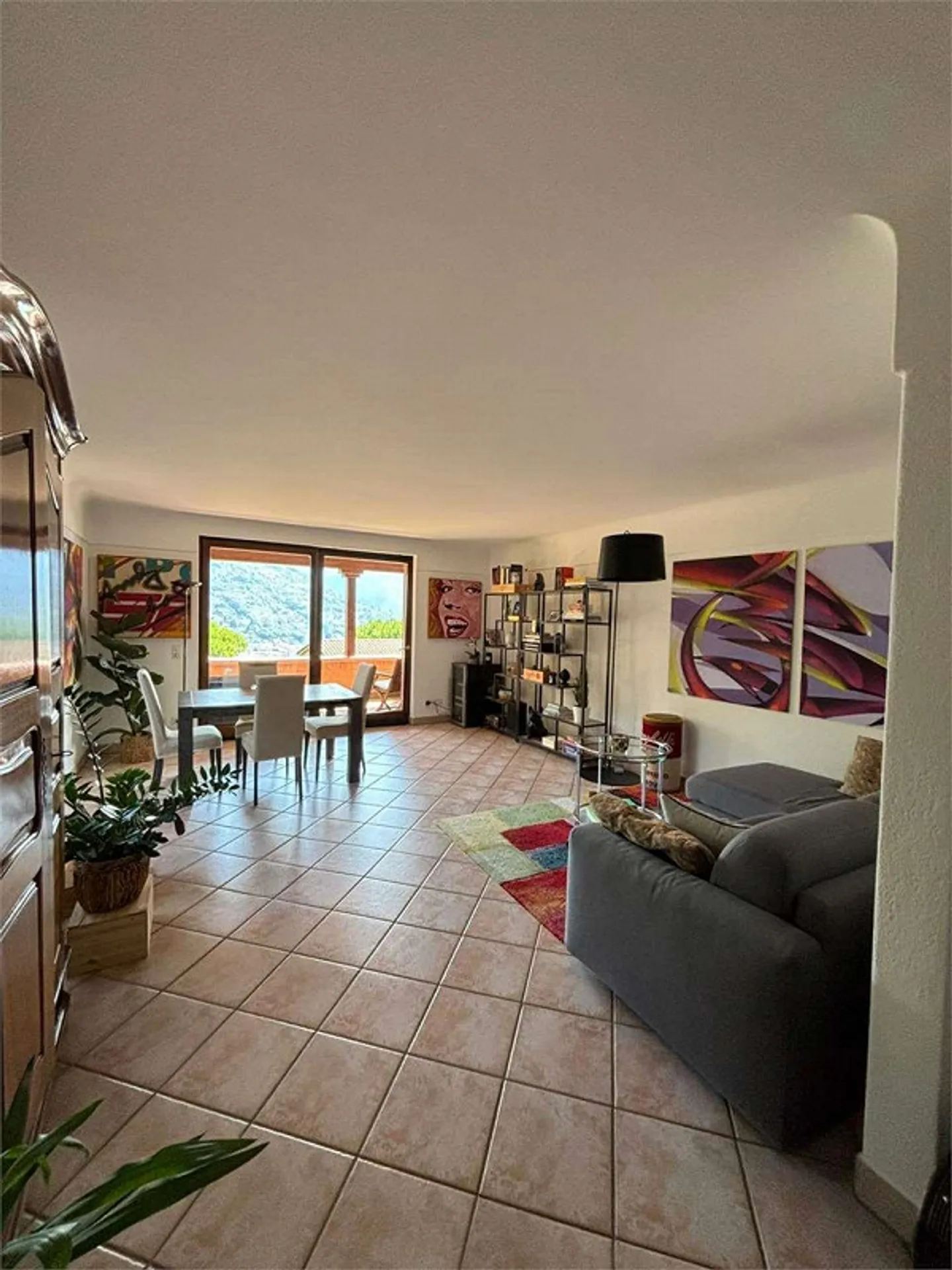 Savosa ampio e luminoso 3,5 locali con parco e piscina condominiali - Foto 4 di 13