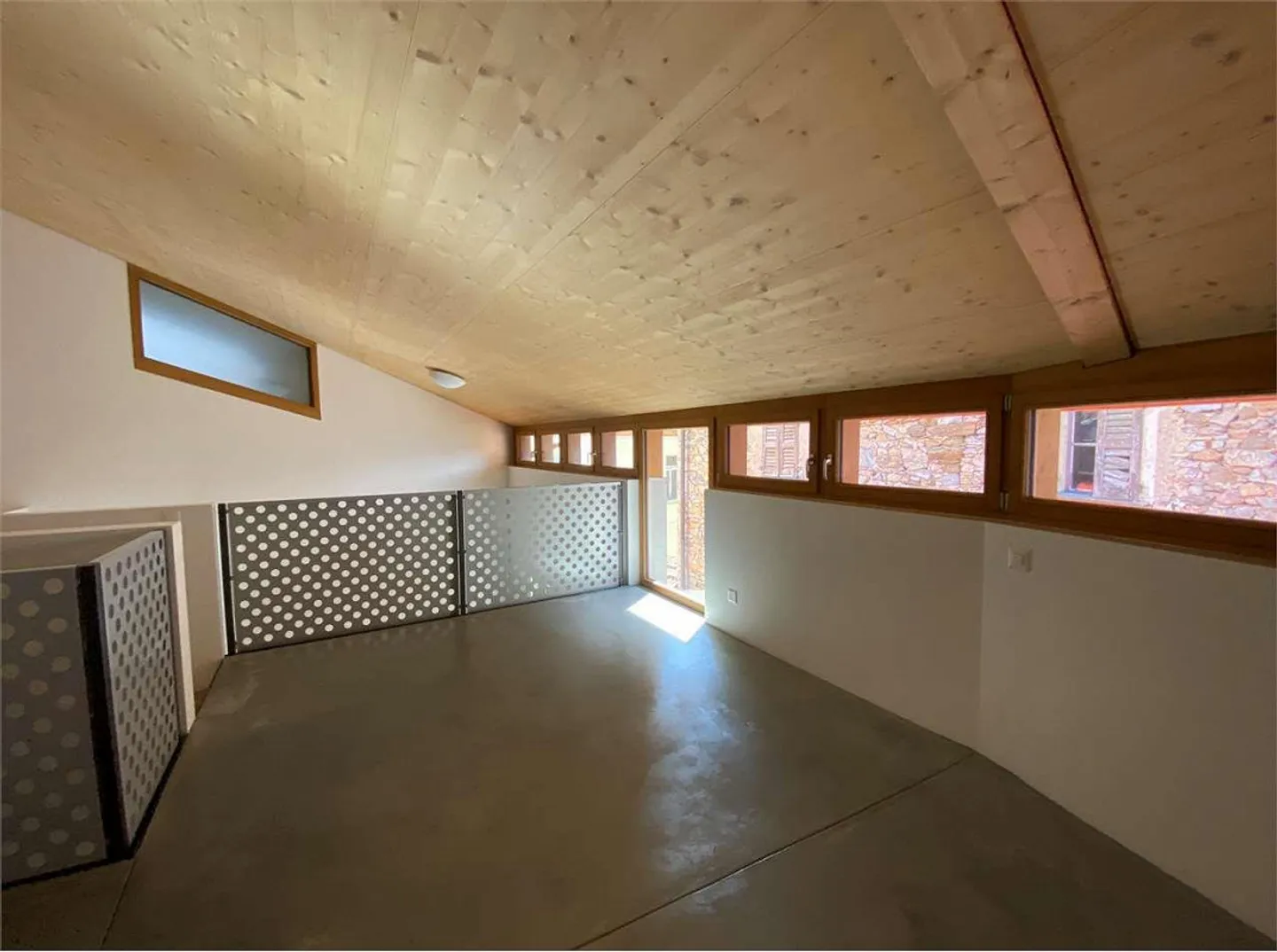Casa unifamiliare completamente ristrutturata - Foto 6 di 13