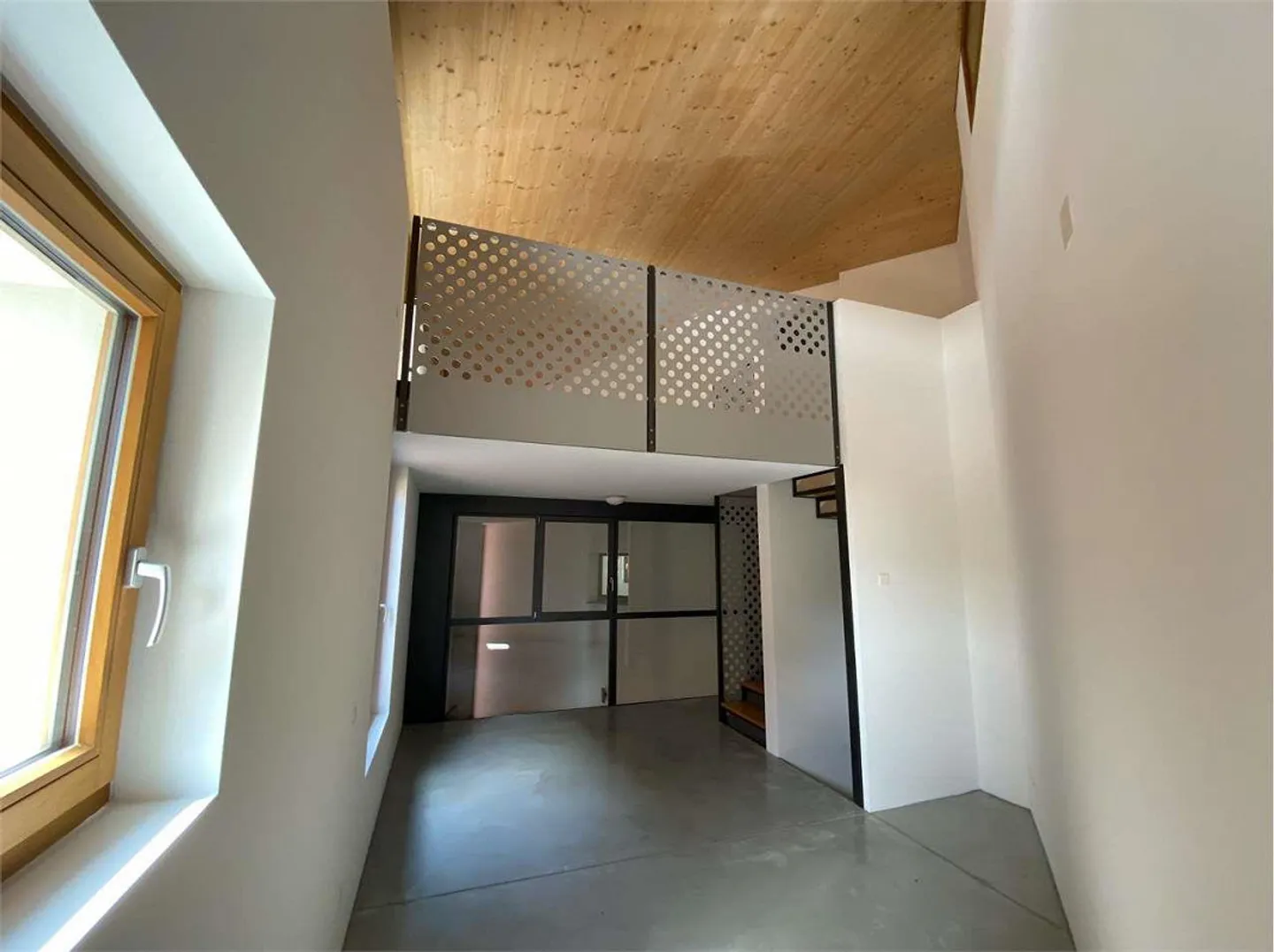 Casa unifamiliare completamente ristrutturata - Foto 7 di 13