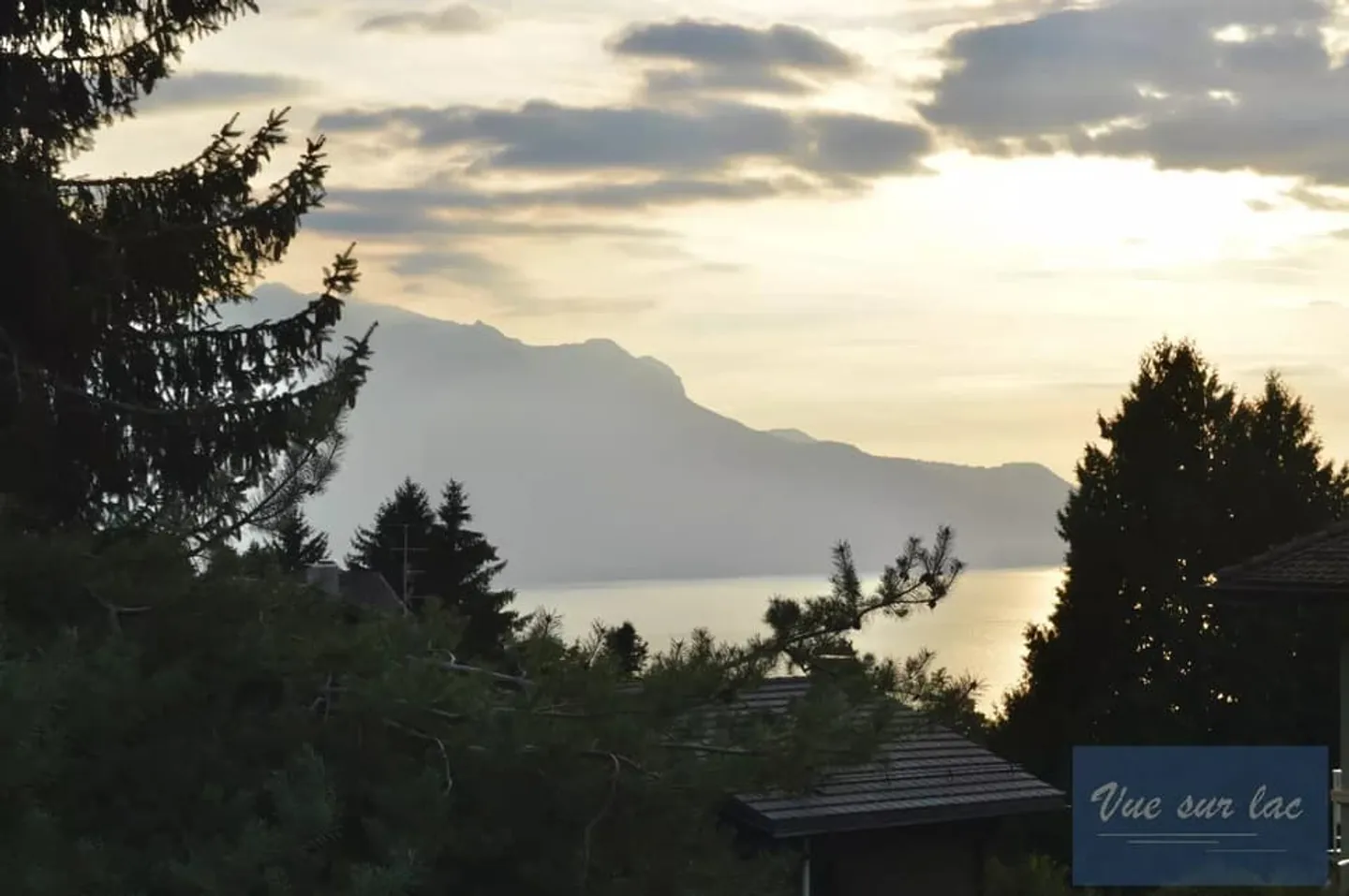 Maison Familiale Charmante avec Vue sur le Lac - Photo 11 sur 13