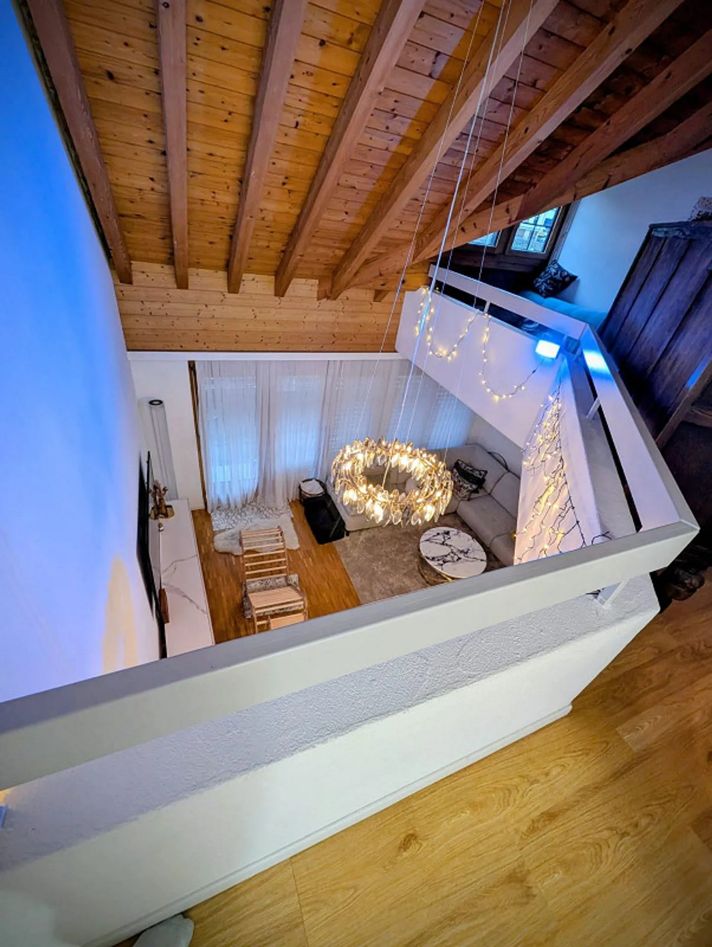 Spacious 5.5-room maisonette apartment with lake view - directly at the train station - Photo 8 of 11