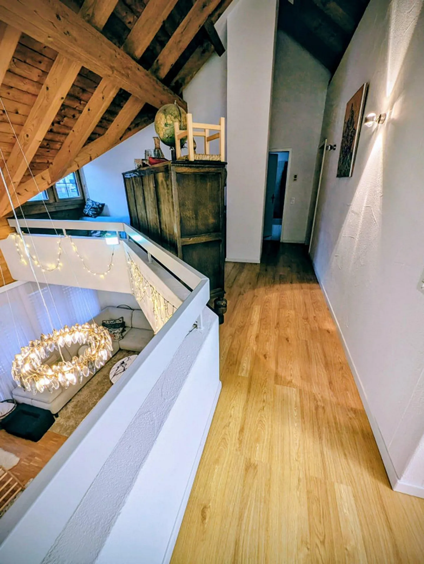 Spacious 5.5-room maisonette apartment with lake view - directly at the train station - Photo 9 of 11