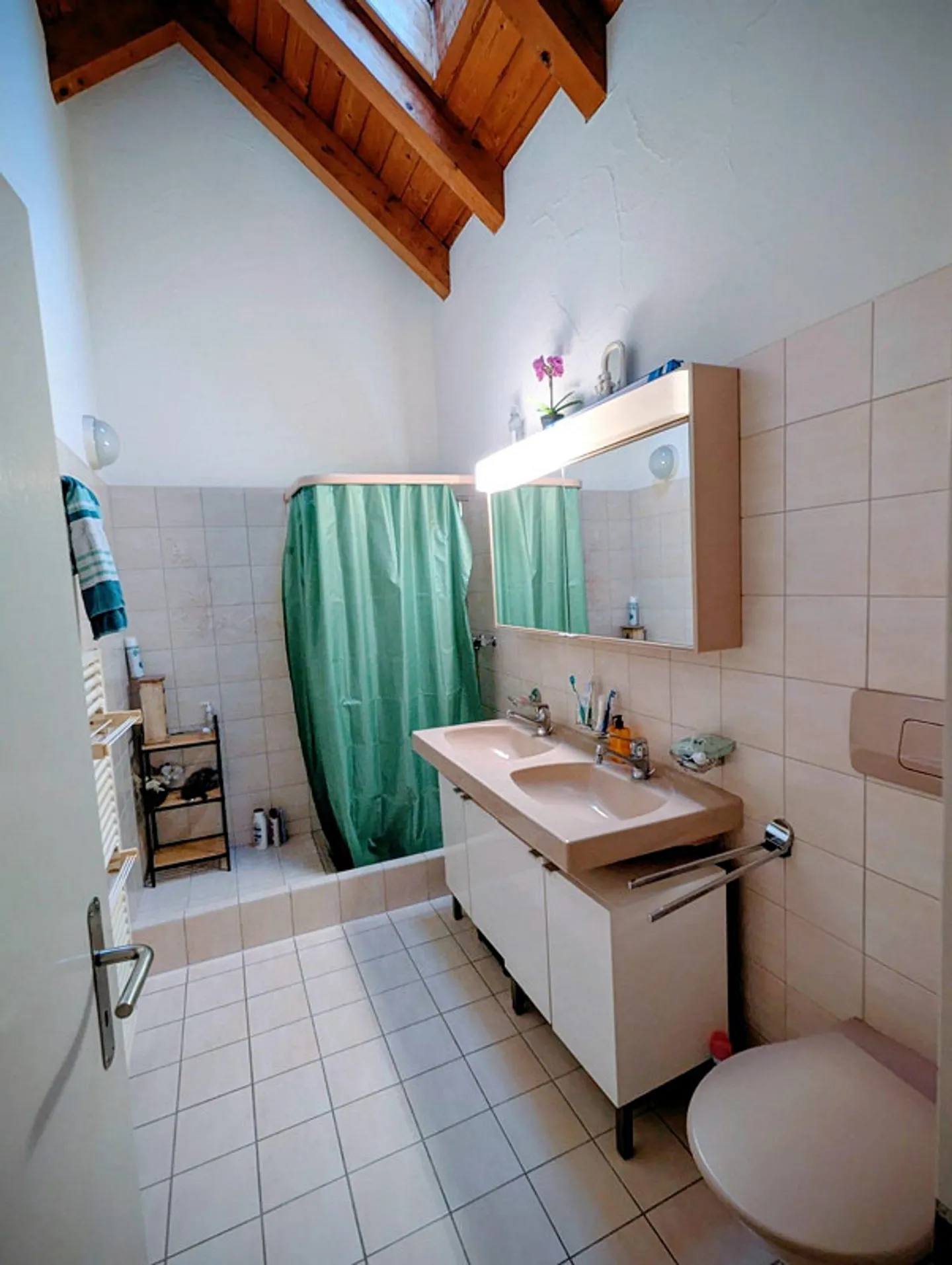 Spacious 5.5-room maisonette apartment with lake view - directly at the train station - Photo 10 of 11