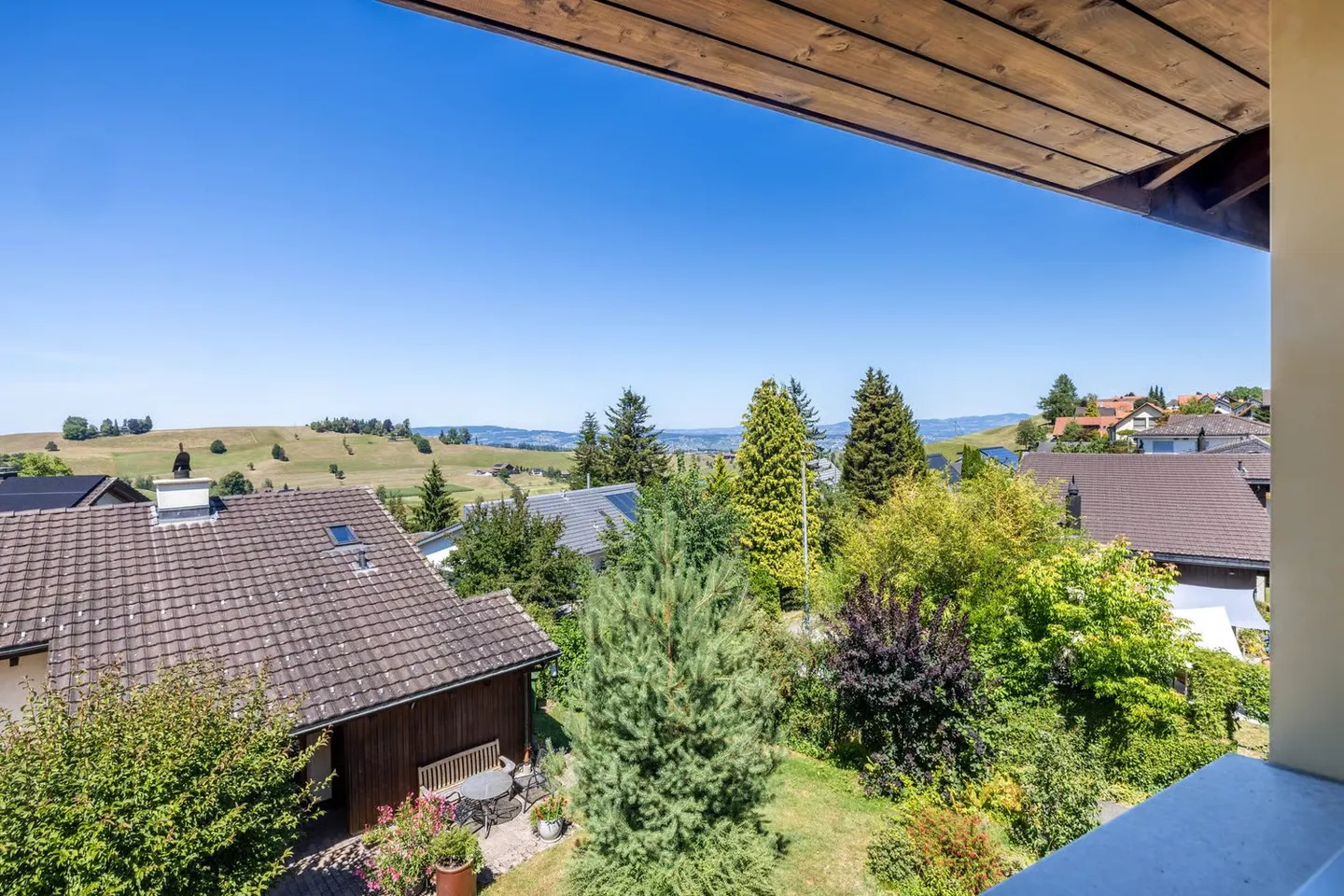 Family Paradise with Generous Garden - Photo 10 of 11