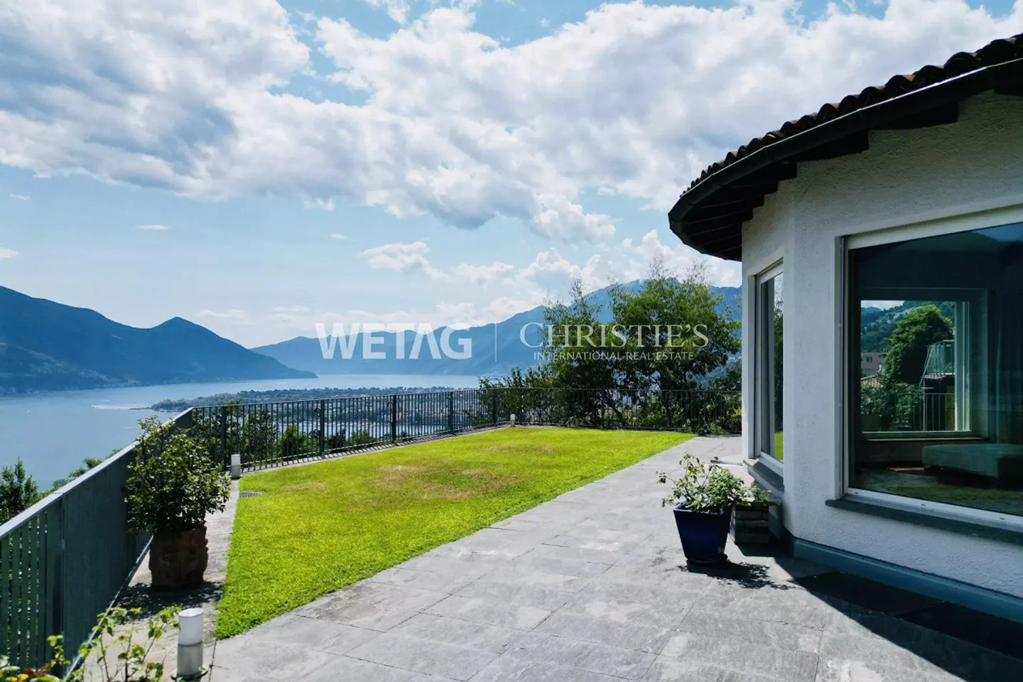 Charmante villa de style méditerranéen avec jardin et vue sur le lac à Minusio - Photo 1 sur 13