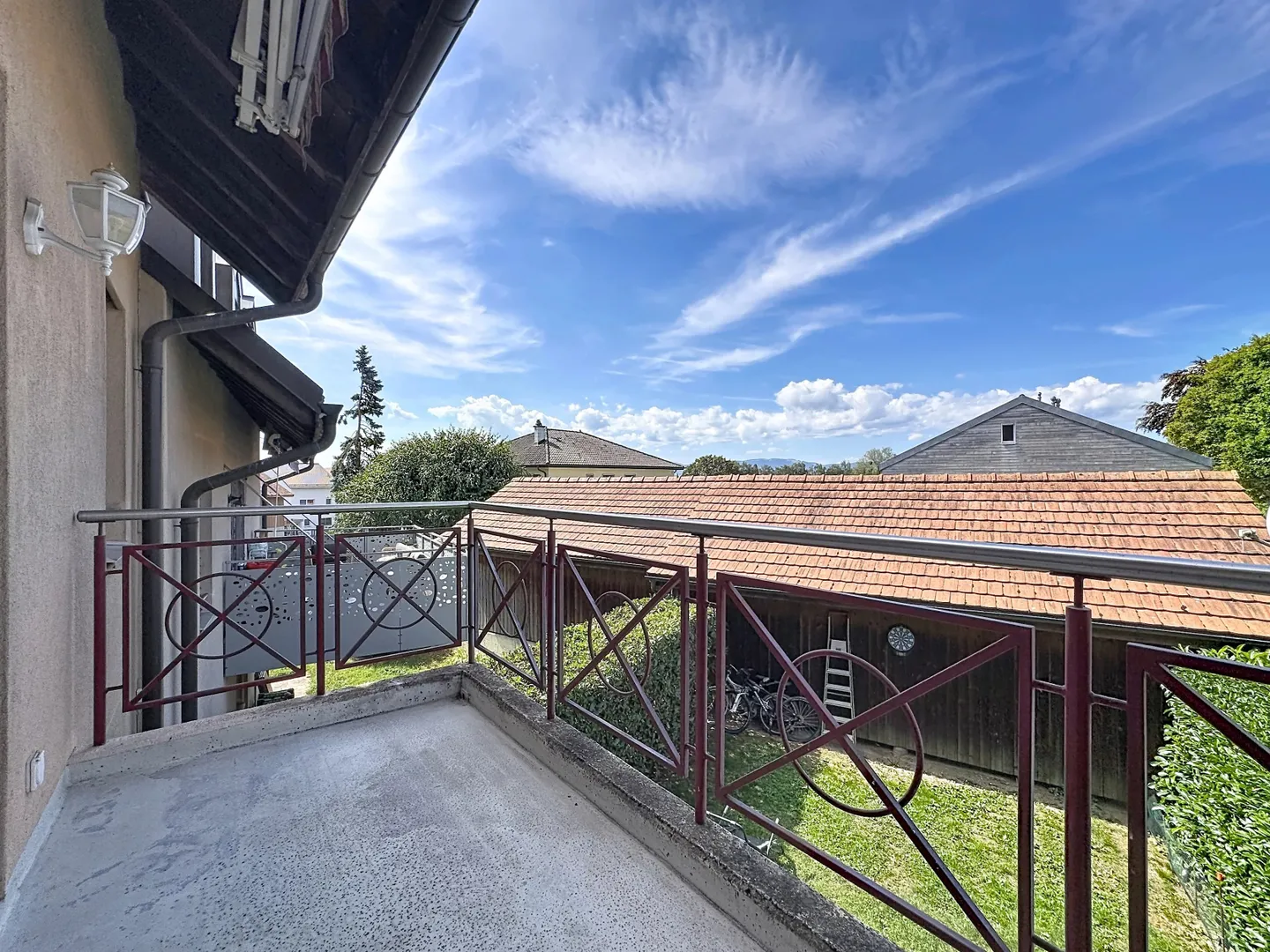 Available immediately - 3.5 room apartment with balcony in a quiet village - Photo 2 of 12