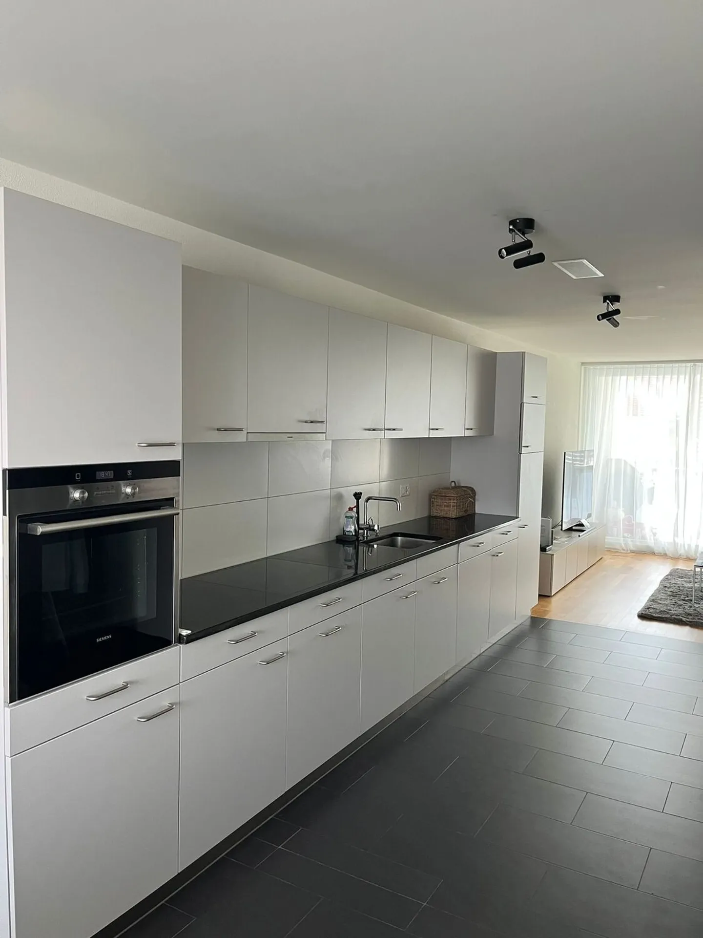 Zentrales Apartment mit Balkon - Foto 3 von 7