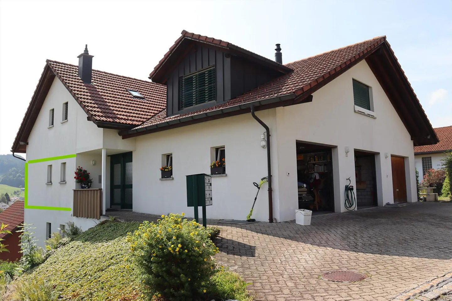 Appartement attrayant de 3,5 pièces avec garage individuel dans un emplacement ensoleillé - Photo 1 sur 18