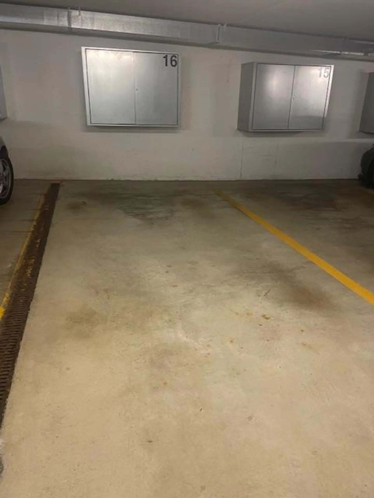 Günstige Parkplätze mit Pneuboxen - Foto 3 von 3