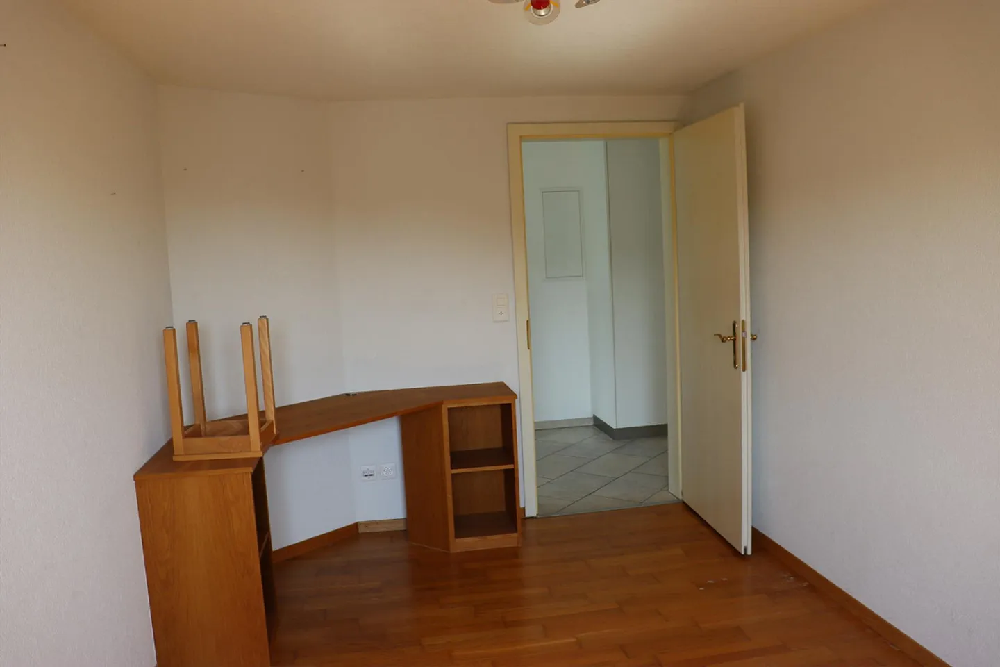 Appartement attrayant de 3,5 pièces avec garage individuel dans un emplacement ensoleillé - Photo 11 sur 18