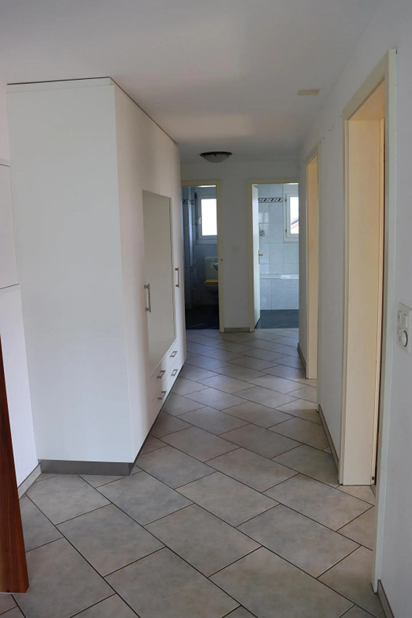 Appartement attrayant de 3,5 pièces avec garage individuel dans un emplacement ensoleillé - Photo 12 sur 18