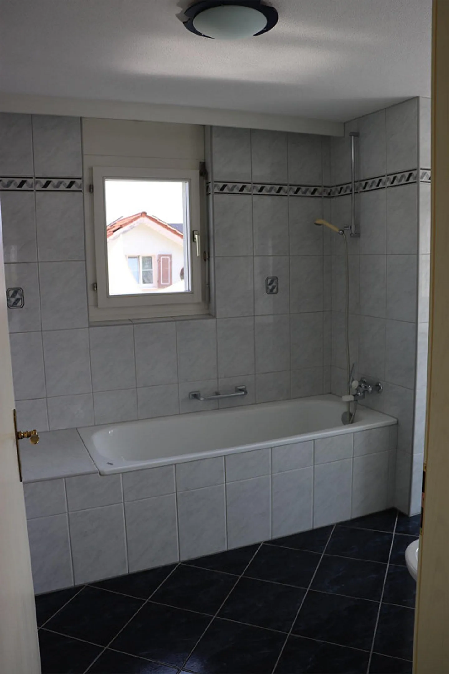 Appartement attrayant de 3,5 pièces avec garage individuel dans un emplacement ensoleillé - Photo 5 sur 18