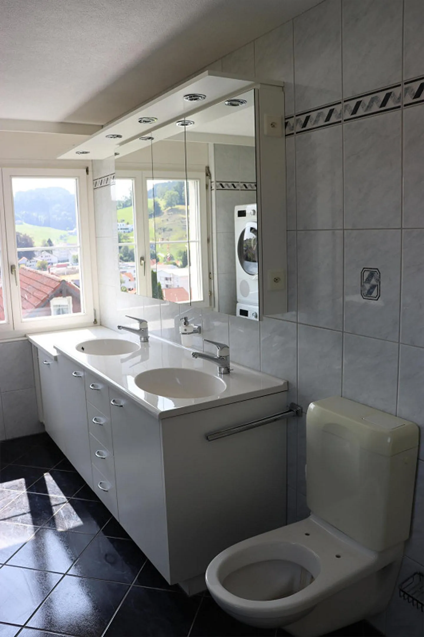 Appartement attrayant de 3,5 pièces avec garage individuel dans un emplacement ensoleillé - Photo 6 sur 18