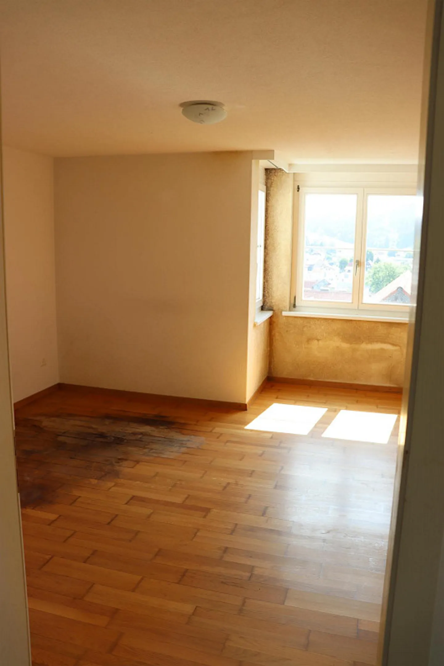 Appartement attrayant de 3,5 pièces avec garage individuel dans un emplacement ensoleillé - Photo 9 sur 18