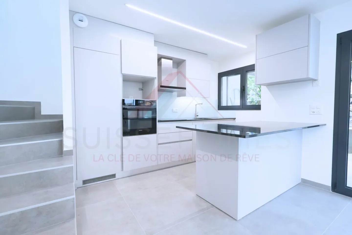 Spacious Family Villa with 6 Bedrooms and Sunny Garden - Le Mouret (FR) - Photo 10 of 27