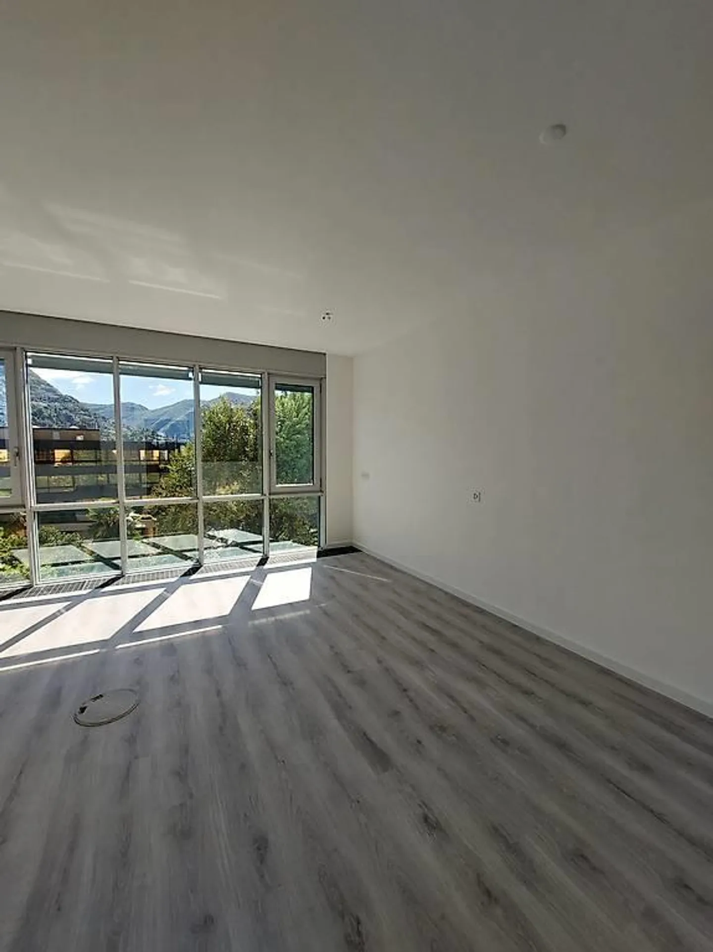 Geräumiges Büro mit Seeblick - Foto 5 von 8