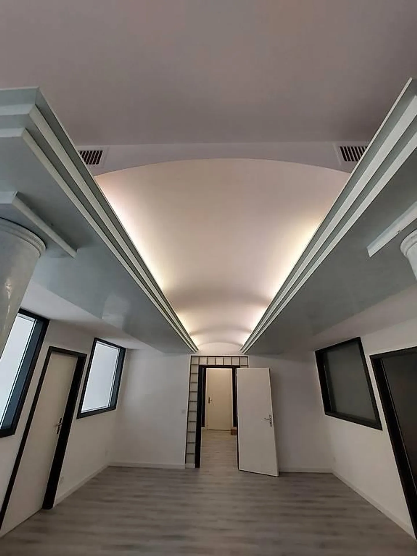 Geräumiges Büro mit Seeblick - Foto 6 von 8