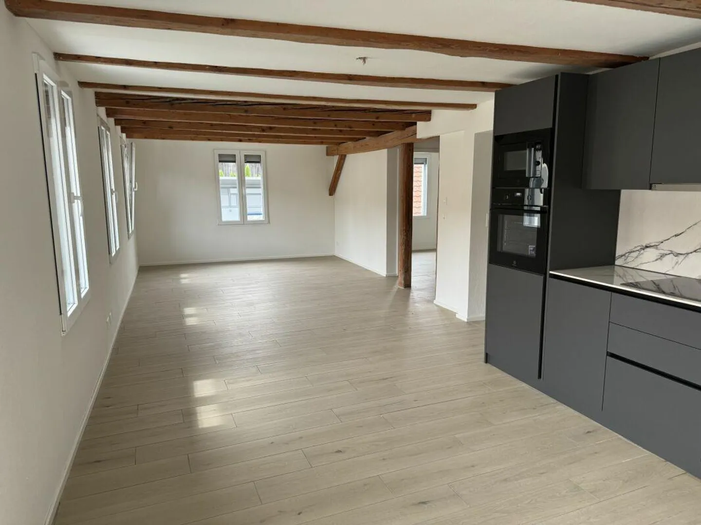 Geräumige 4,5-Zimmer-Penthouse - Foto 1 von 5