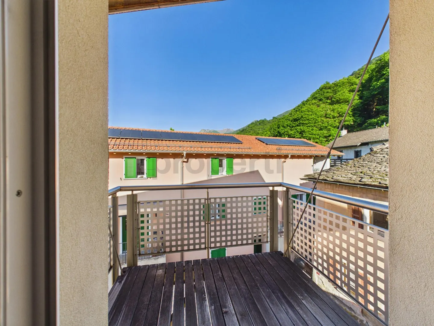 Bâtiment rénové au cœur de Contone : un charmant attic... - Photo 13 sur 15