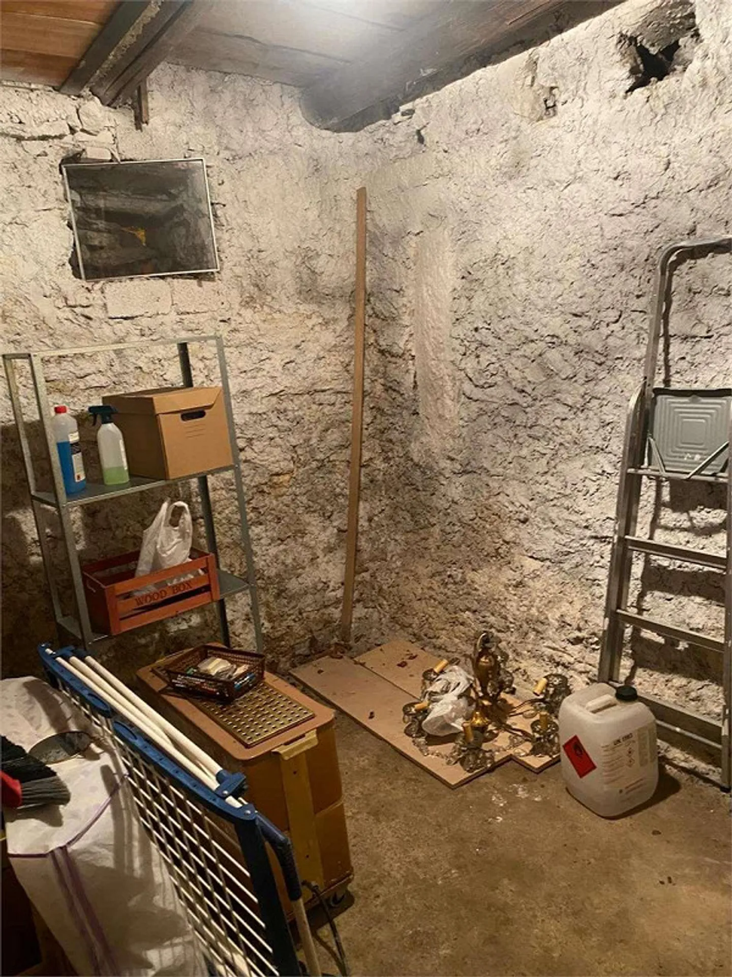 Charakteristische Zweizimmerwohnung in Carabbia mit separatem Eingang - Foto 9 von 13