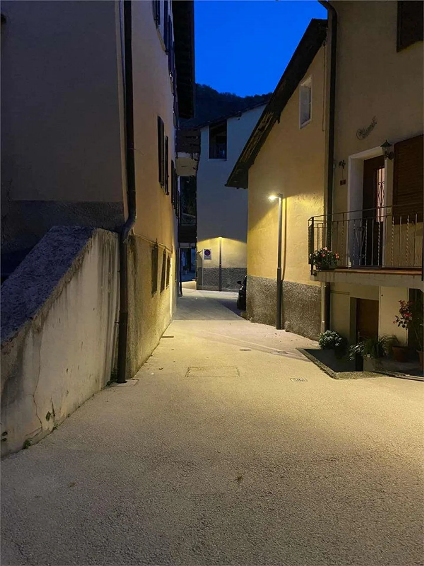 Charakteristische Zweizimmerwohnung in Carabbia mit separatem Eingang - Foto 10 von 13