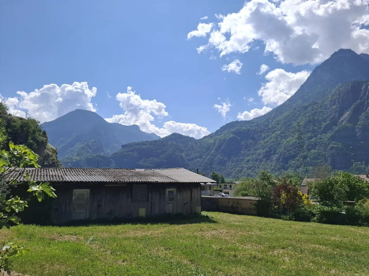 Baugrundstück mit zu renovierendem Dorfhaus - Foto 5 von 5