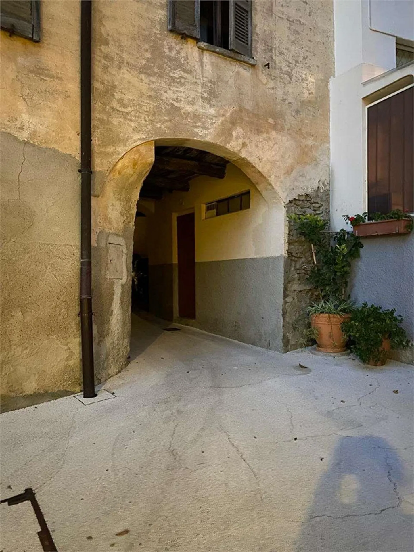 Charakteristische Zweizimmerwohnung in Carabbia mit separatem Eingang - Foto 13 von 13