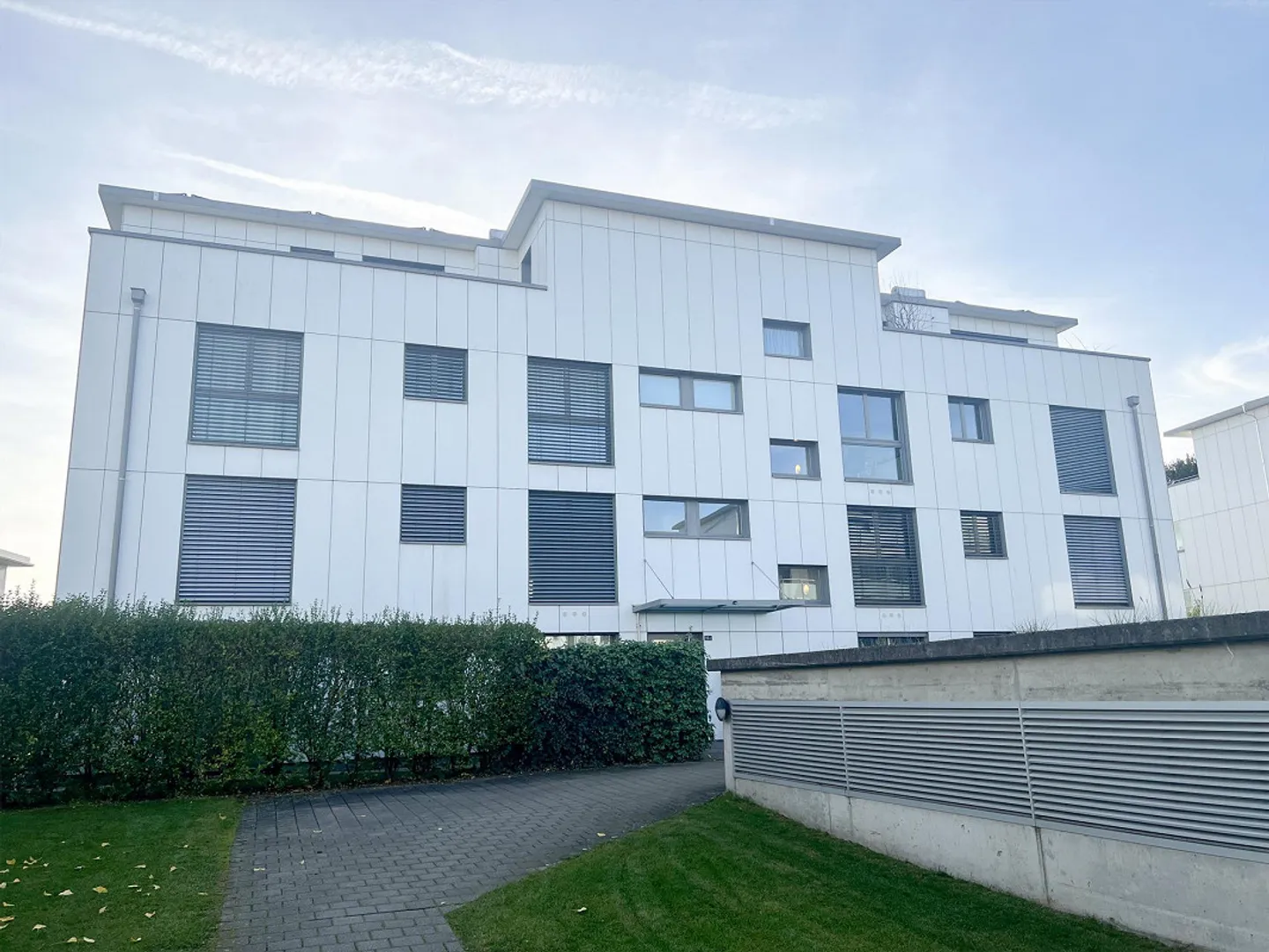 Votre nouveau chez-vous avec vue – appartement élégant de 4,5 pièces avec grand balcon - Photo 2 sur 11