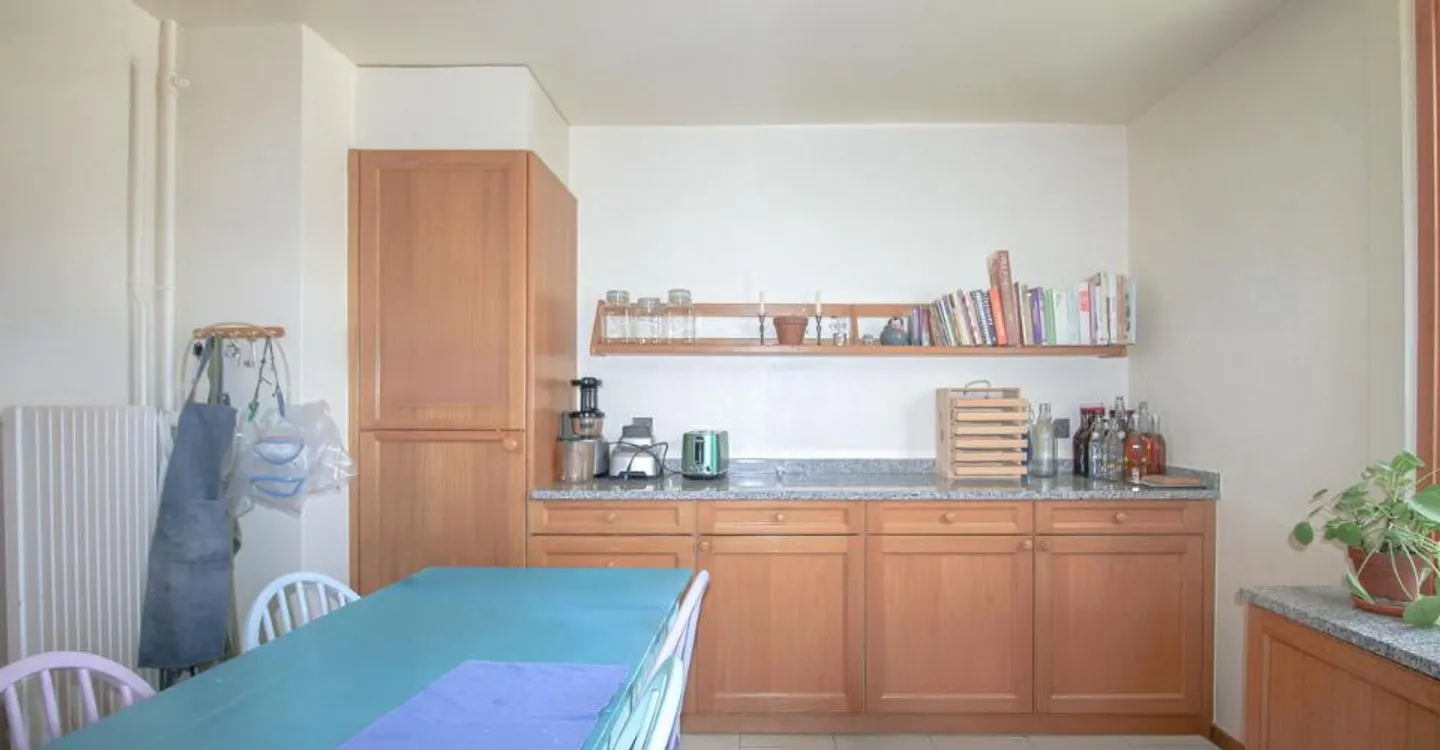 Appartement spacieux avec jardin - Photo 9 sur 11
