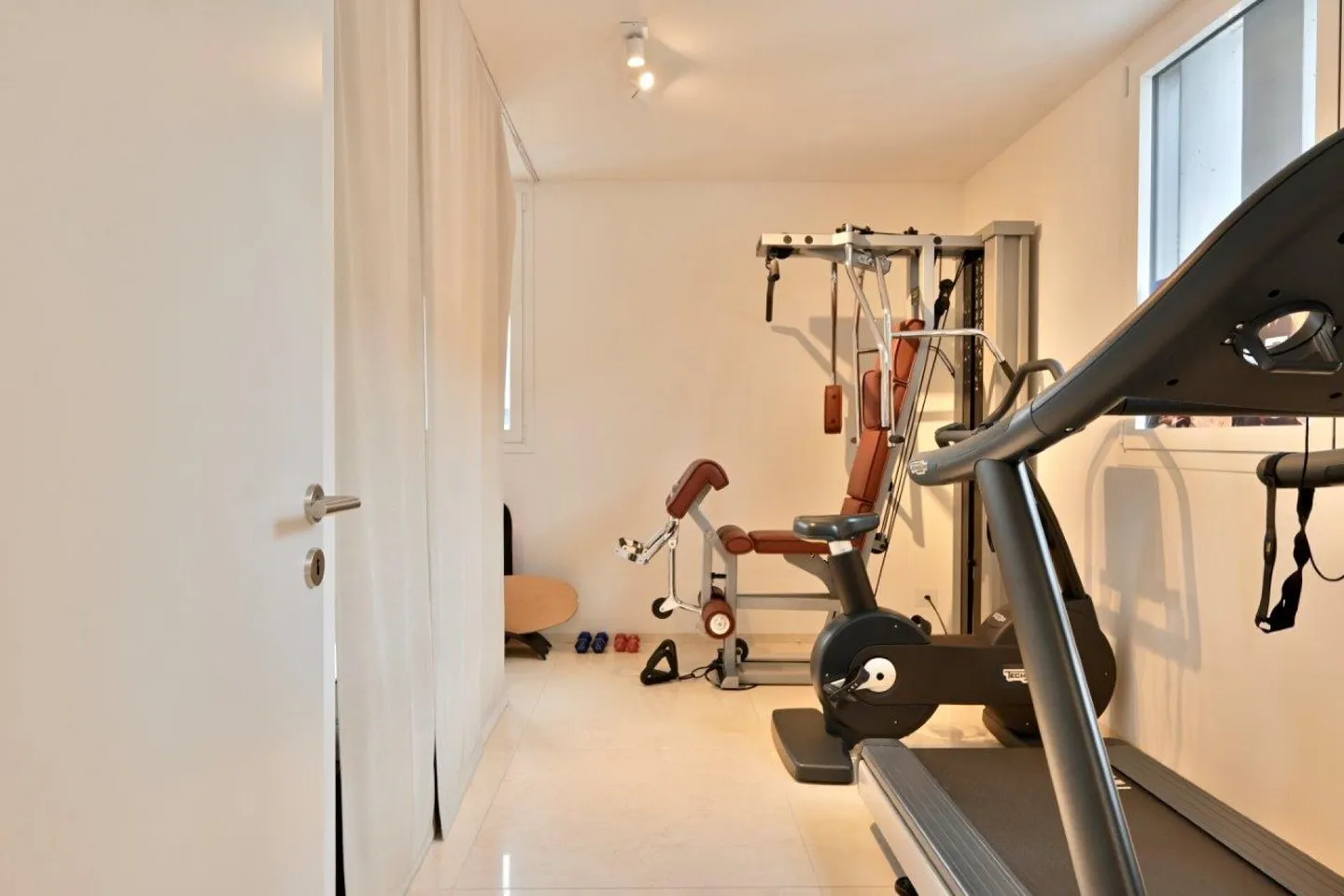 Penthouse duplex spacieux et luxueux avec vue spectaculaire sur le lac - Photo 14 sur 15