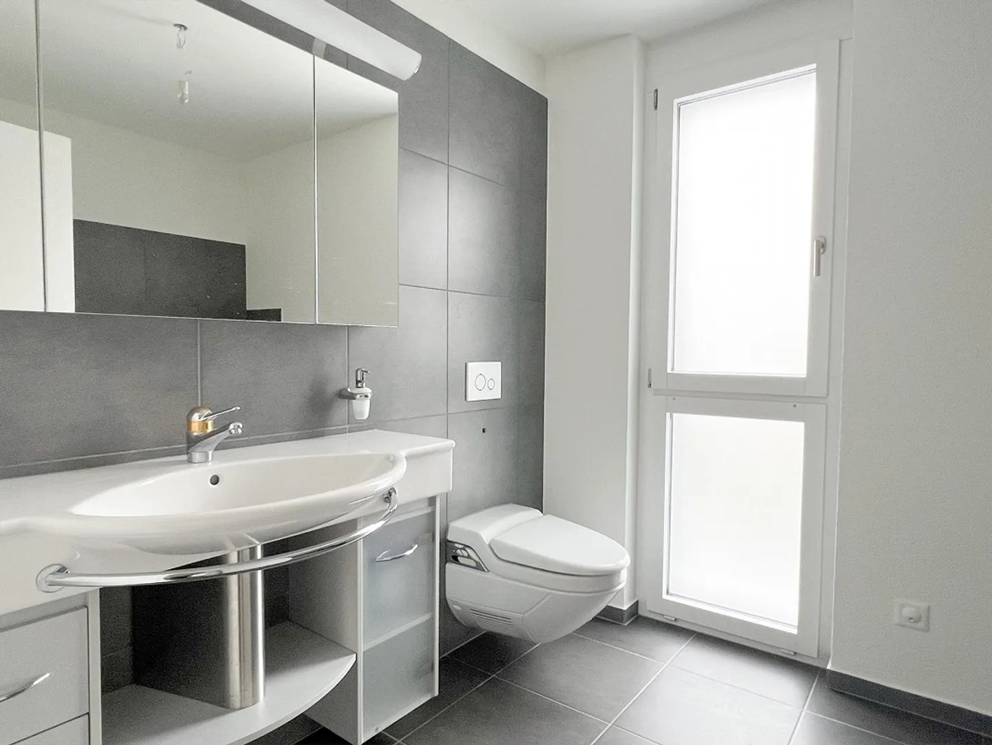 Votre nouveau chez-vous avec vue – appartement élégant de 4,5 pièces avec grand balcon - Photo 10 sur 11