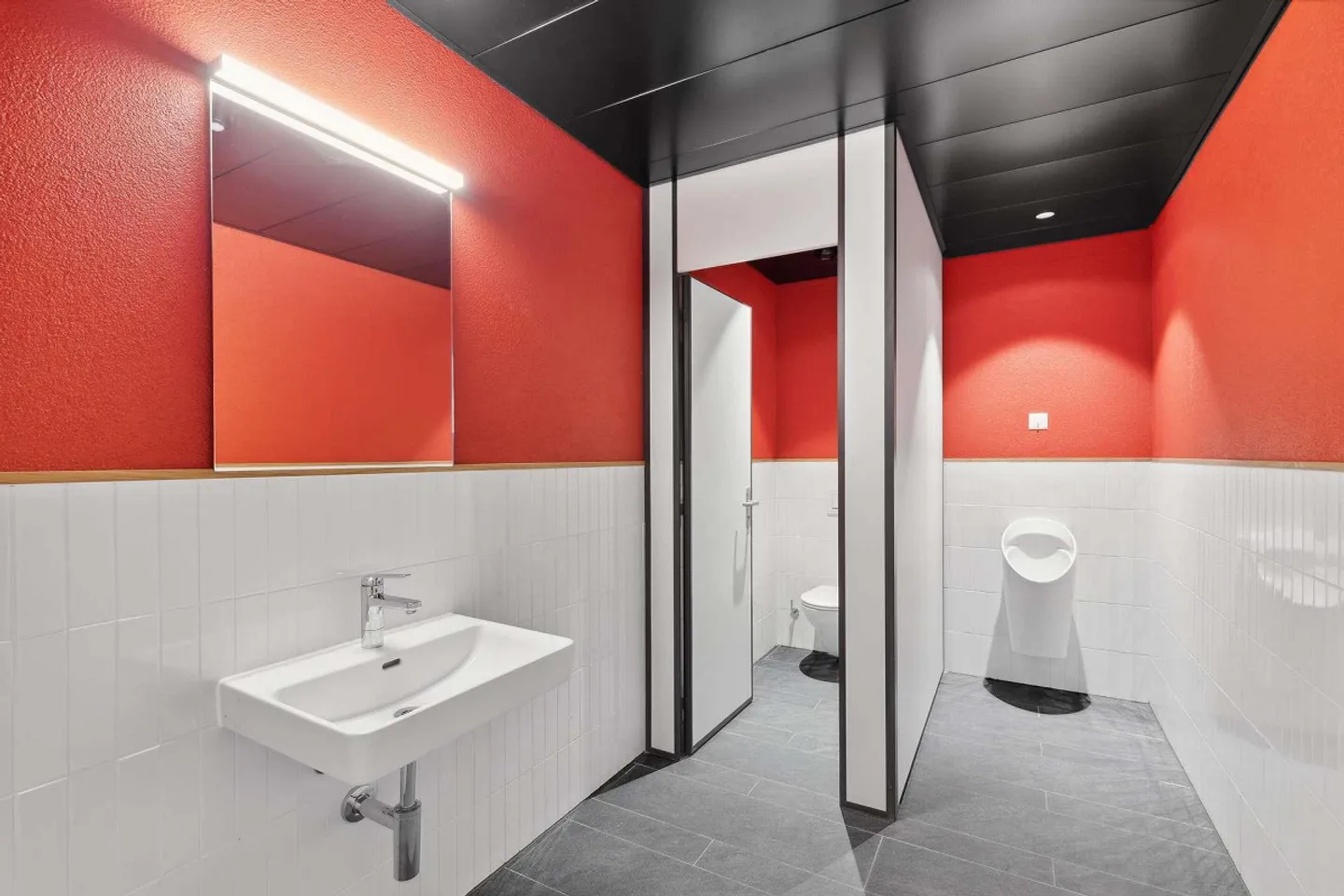 Versatile commercial space in an optimal location in St. Gallen - Photo 11 of 14