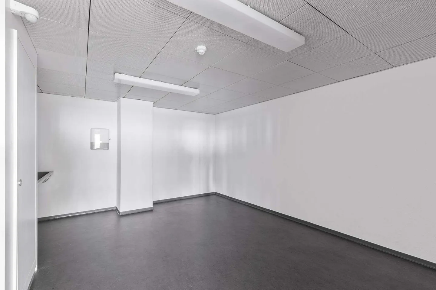 Versatile commercial space in an optimal location in St. Gallen - Photo 12 of 14