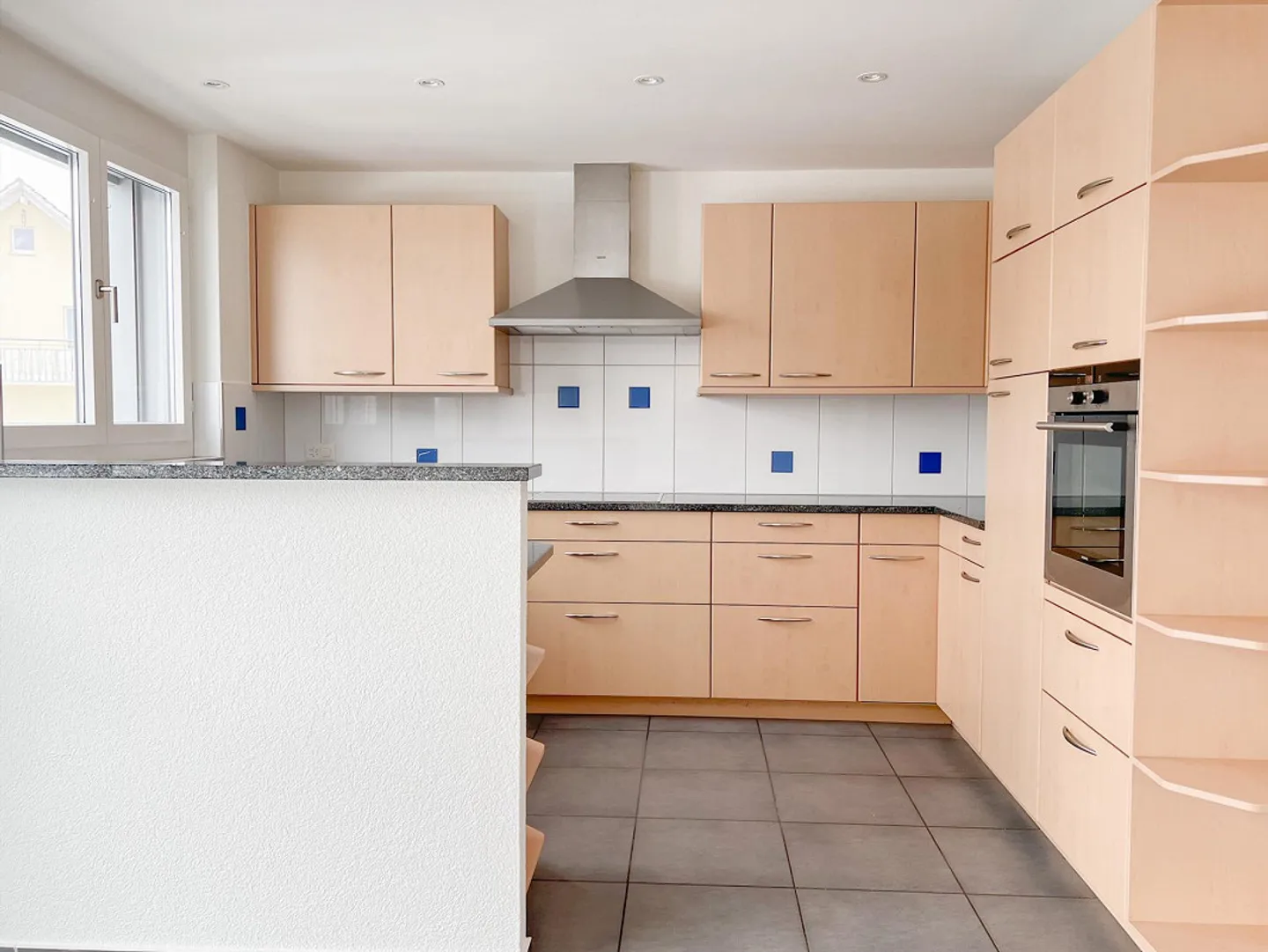 Votre nouveau chez-vous avec vue – appartement élégant de 4,5 pièces avec grand balcon - Photo 5 sur 11