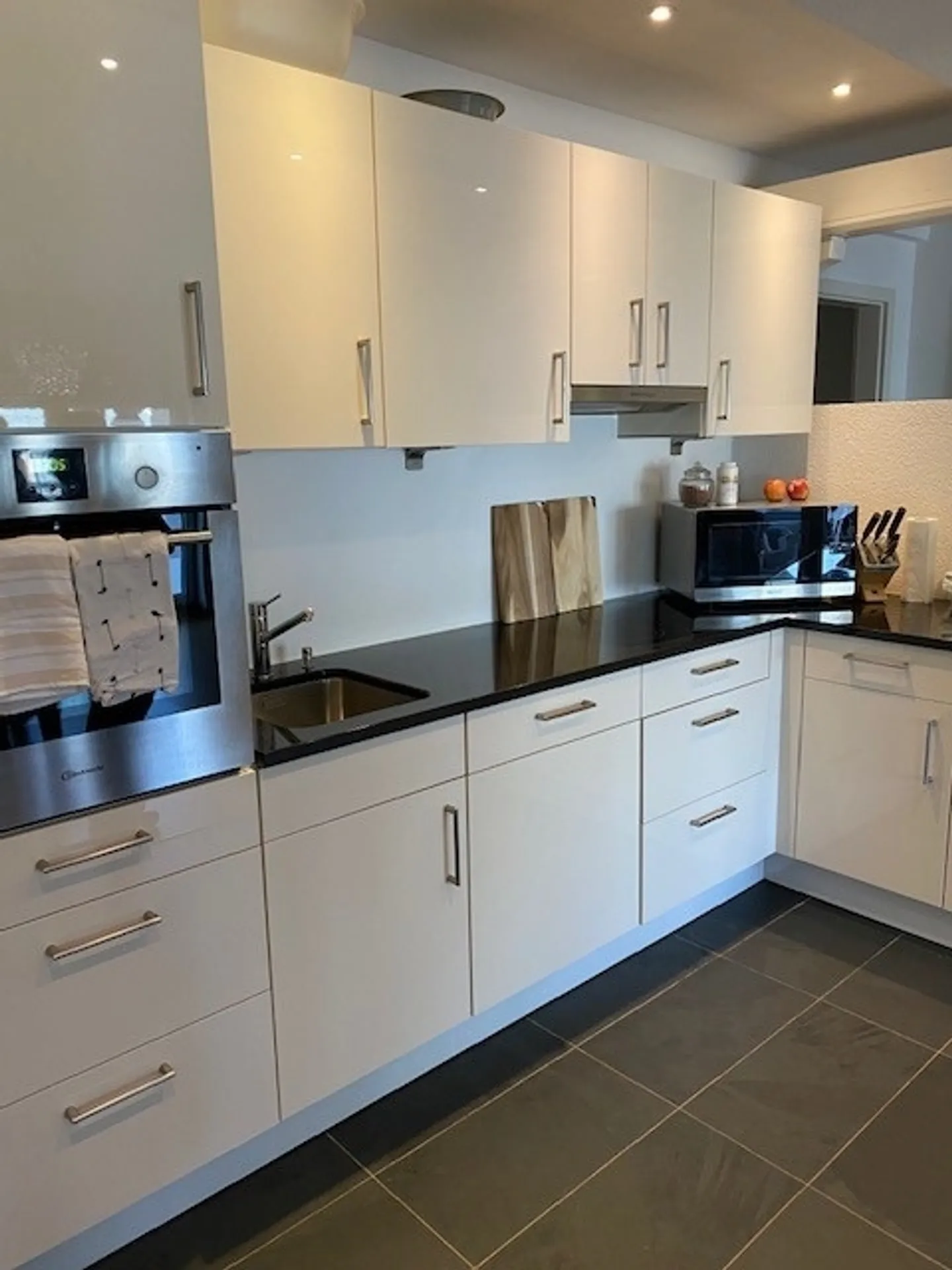 Charmantes Appartement Am Rhein - Foto 2 von 9