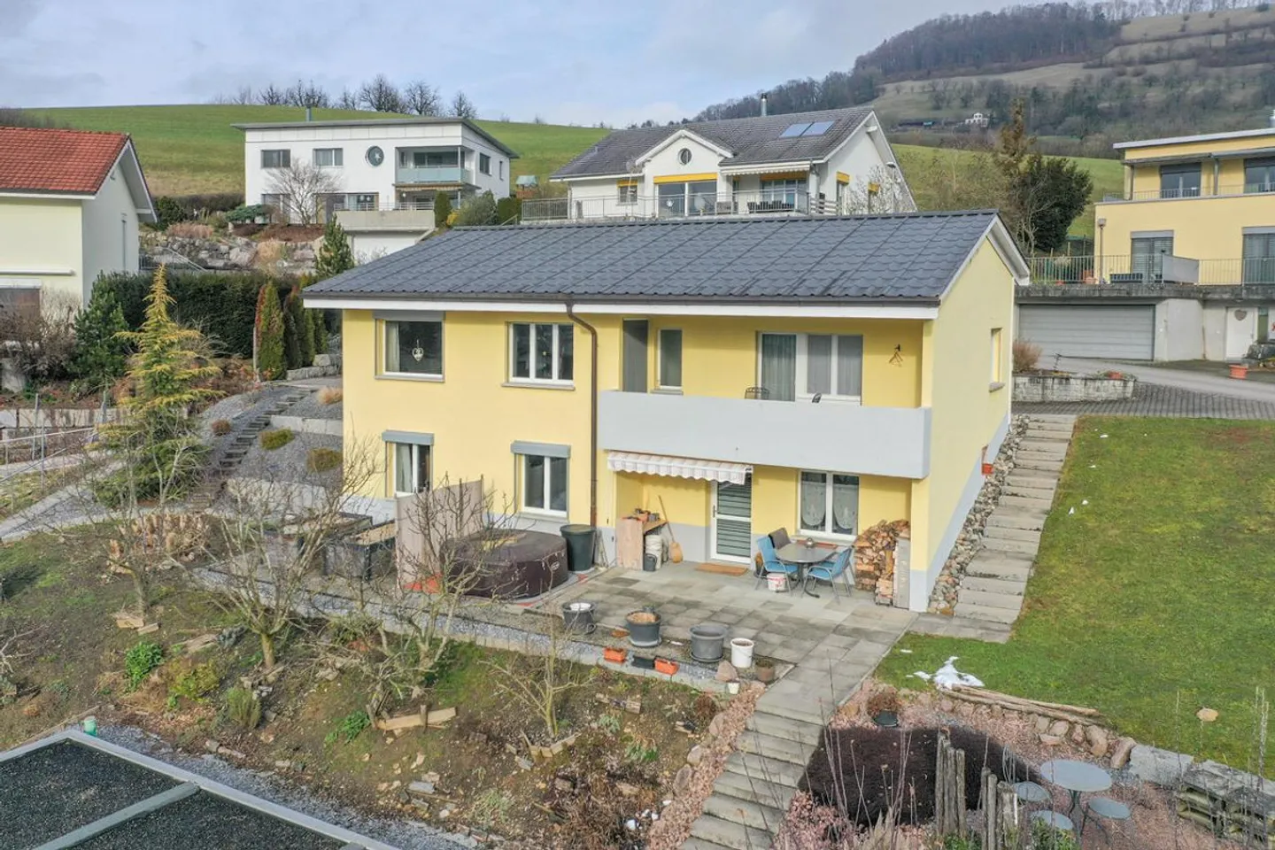 Sunny View Location - Family House with Large Parking Space - Photo 1 of 7