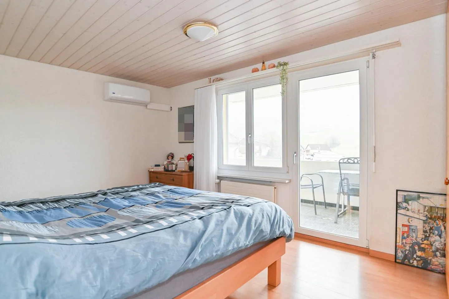 Sunny View Location - Family House with Large Parking Space - Photo 4 of 7