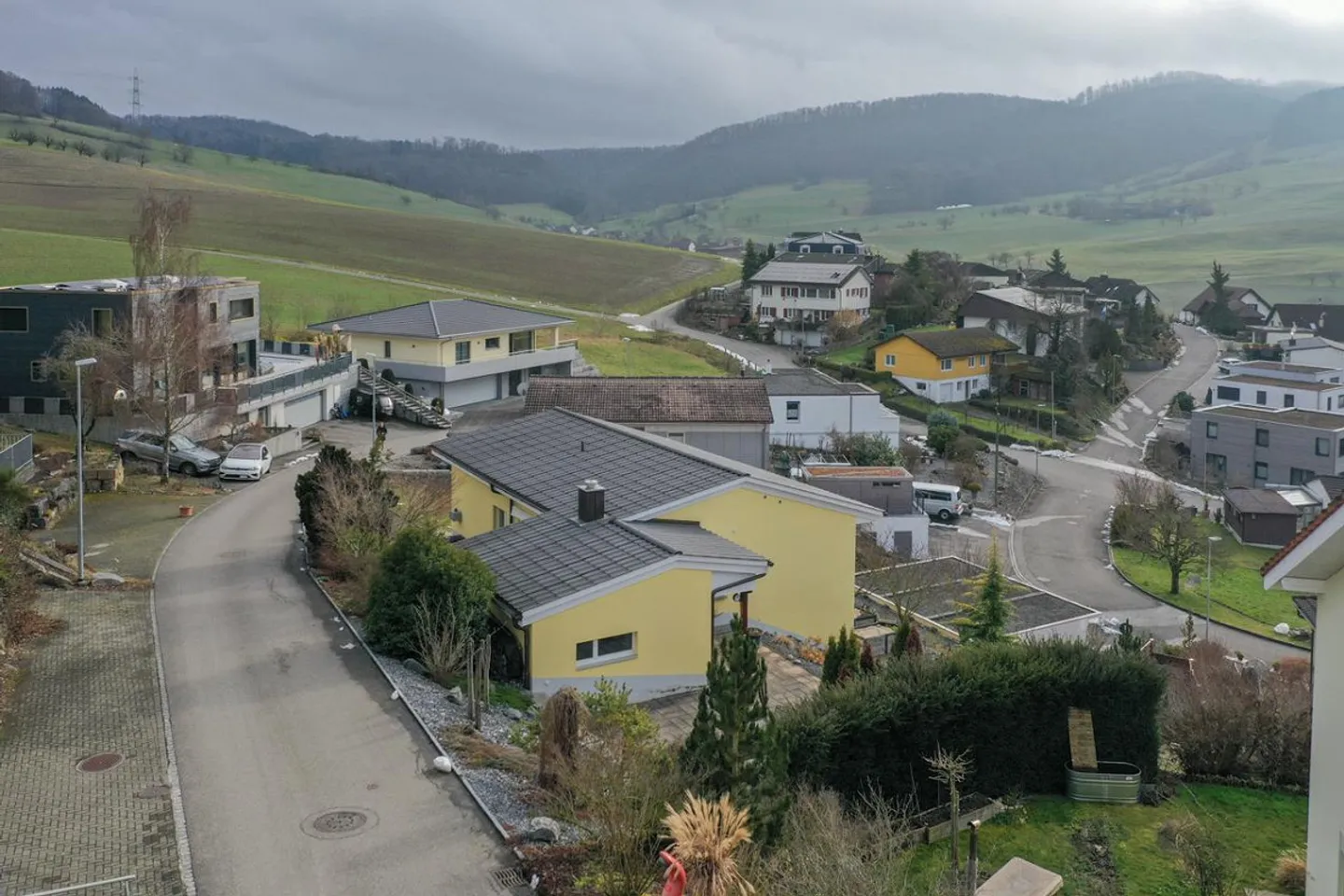 Sunny View Location - Family House with Large Parking Space - Photo 7 of 7