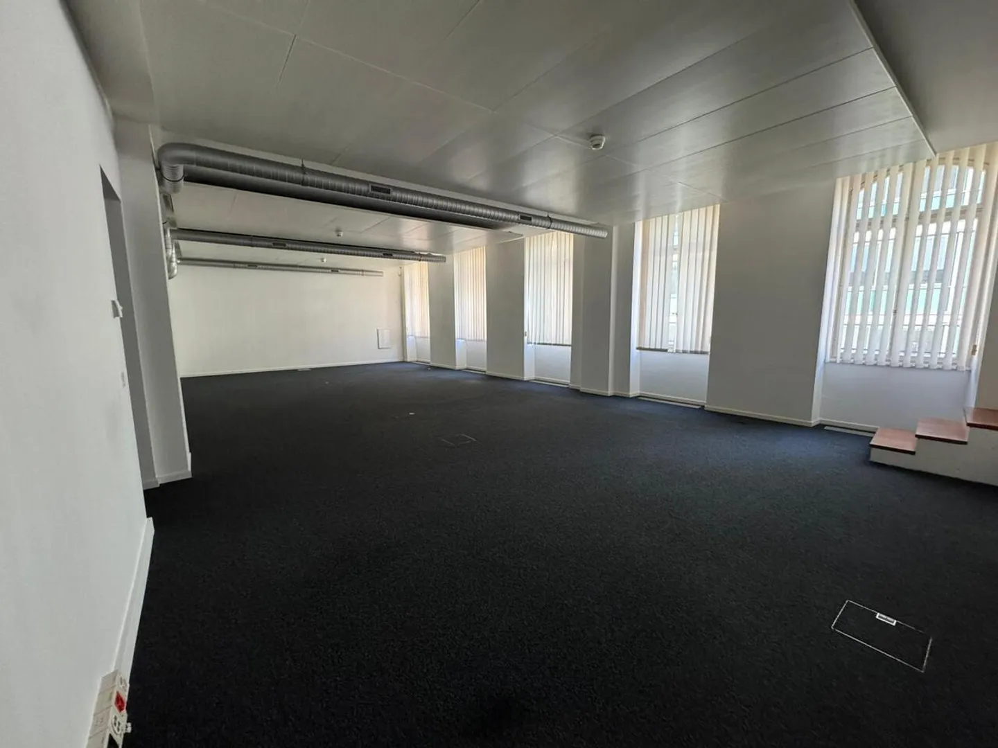 Bureaux de 188 m2 Rue du Rhône  - Photo 2 sur 2