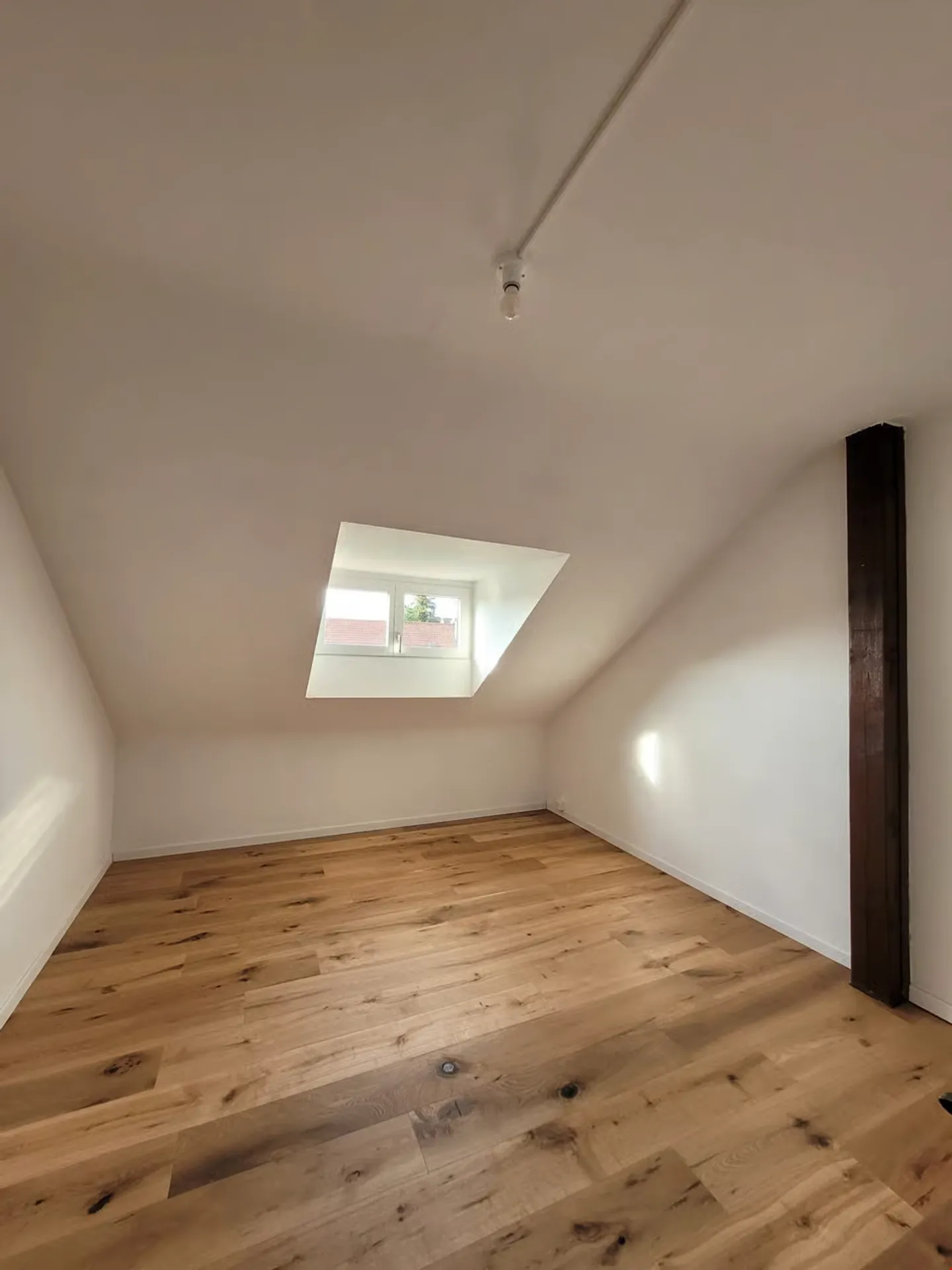 Helle Wohnung mit Mansardenzimmer - Foto 12 von 13