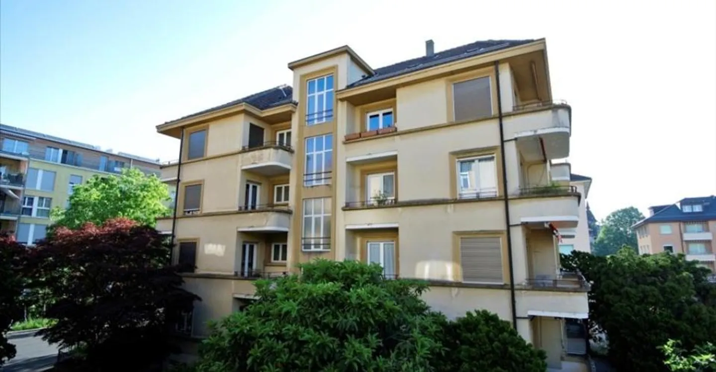 Your apartment under the station / Enjoy a month free - Photo 1 of 3