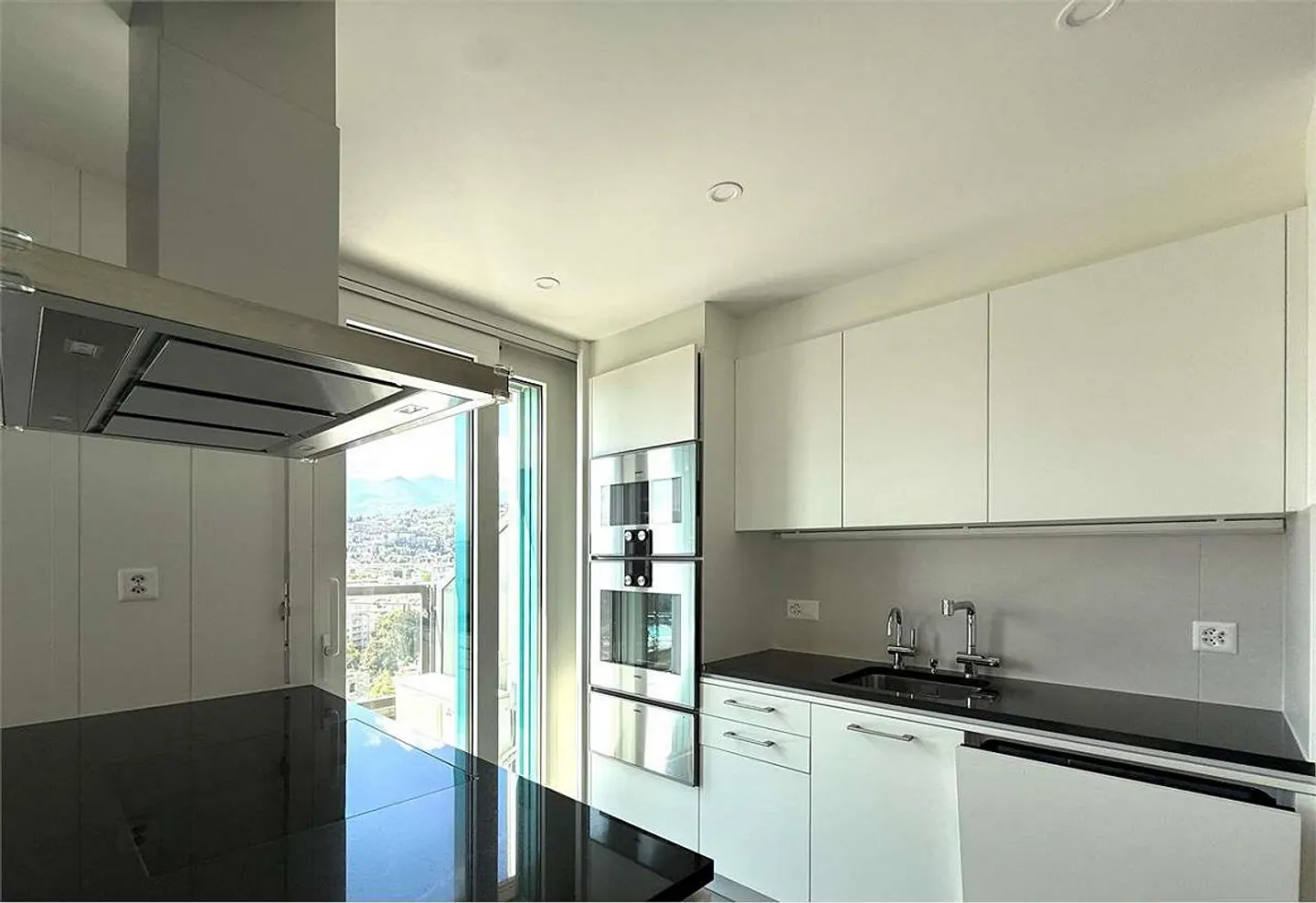 Appartamento di 6,5 locali con grande terrazzo vista lago a Lugano - Foto 8 di 13