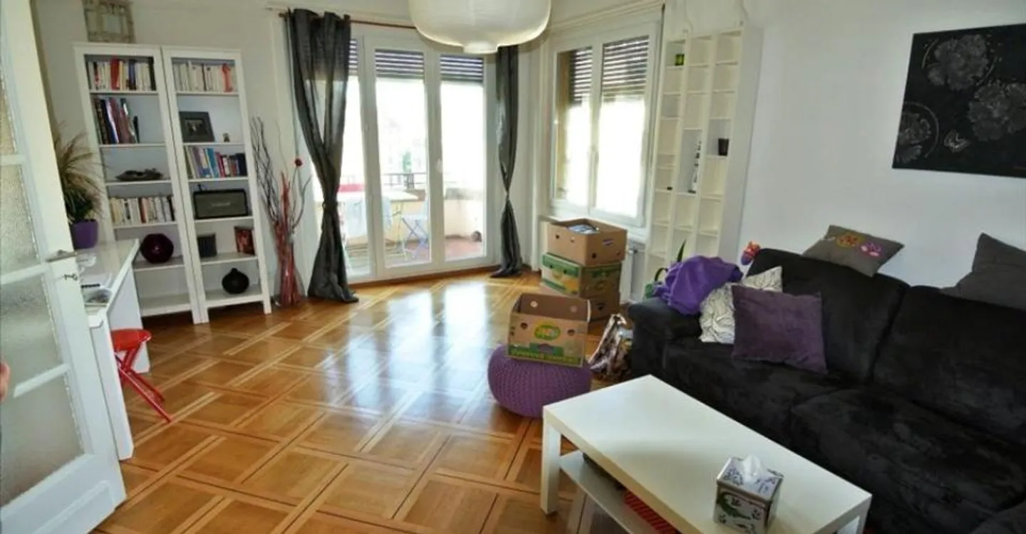 Your apartment under the station / Enjoy a month free - Photo 3 of 3