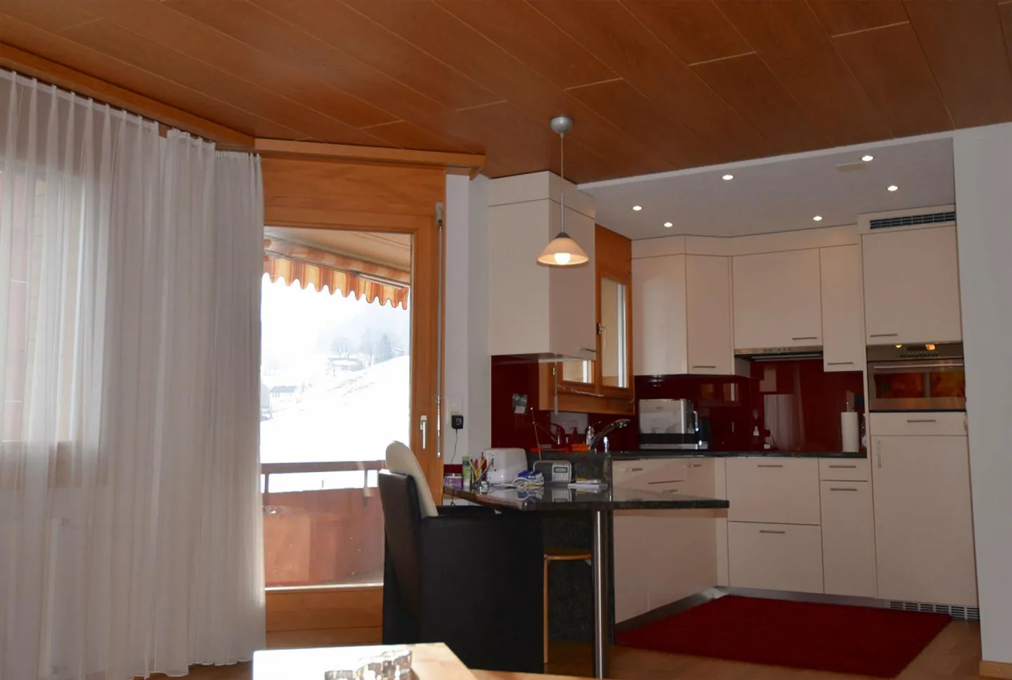 Cozy 2.5-Room Apartment - Photo 2 of 10