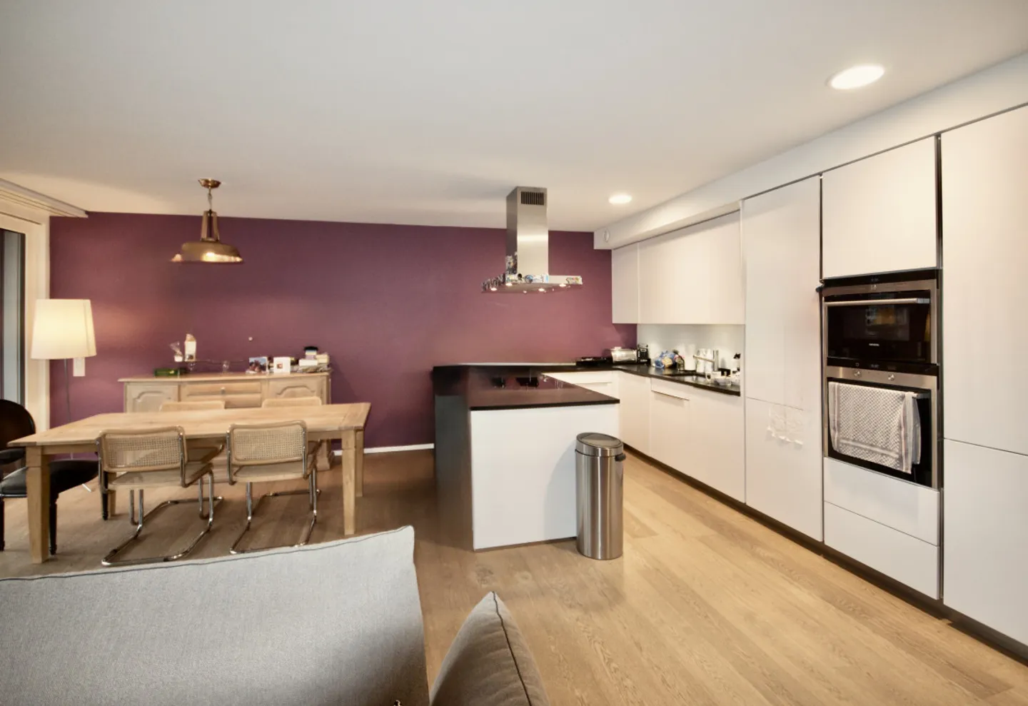 Appartamento 5,5 locali THPE con balcone, posto auto e accesso benessere - Foto 1 di 9