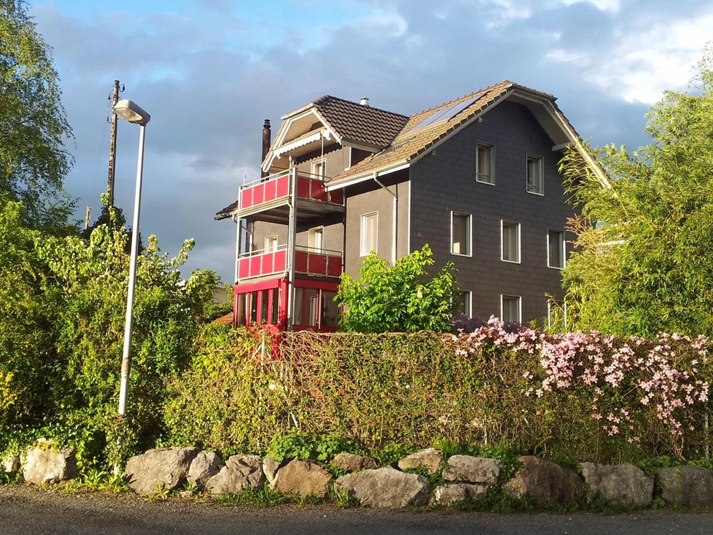 Wooden House with Character - with its own Garden Paradise - Photo 1 of 9