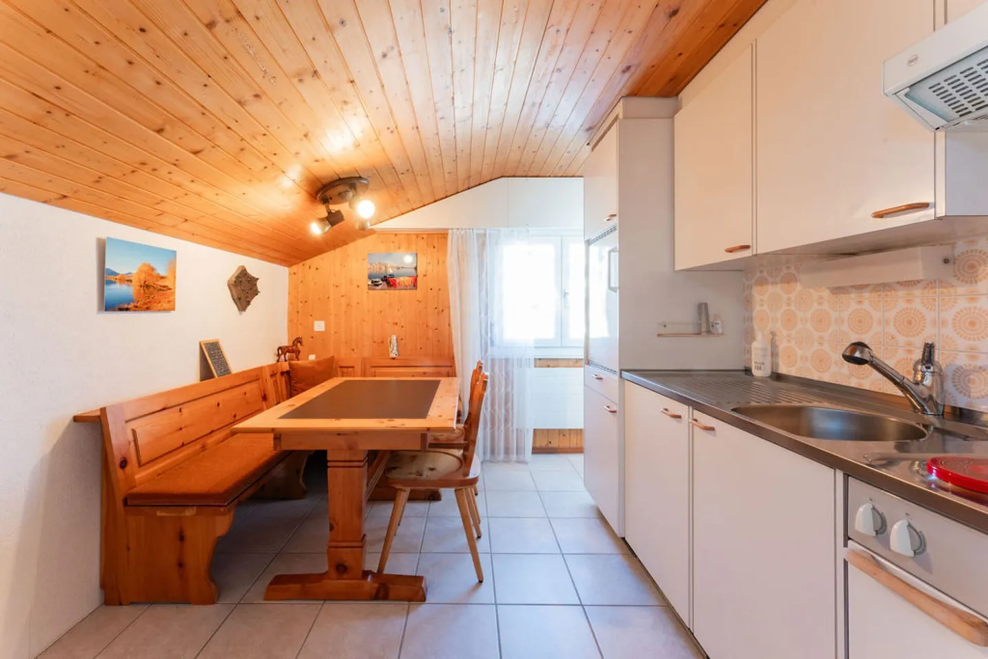 Charmante appartement sous les toits de 1,5 pièce dans le paradis d'hiver Ybrig! - Photo 4 sur 10