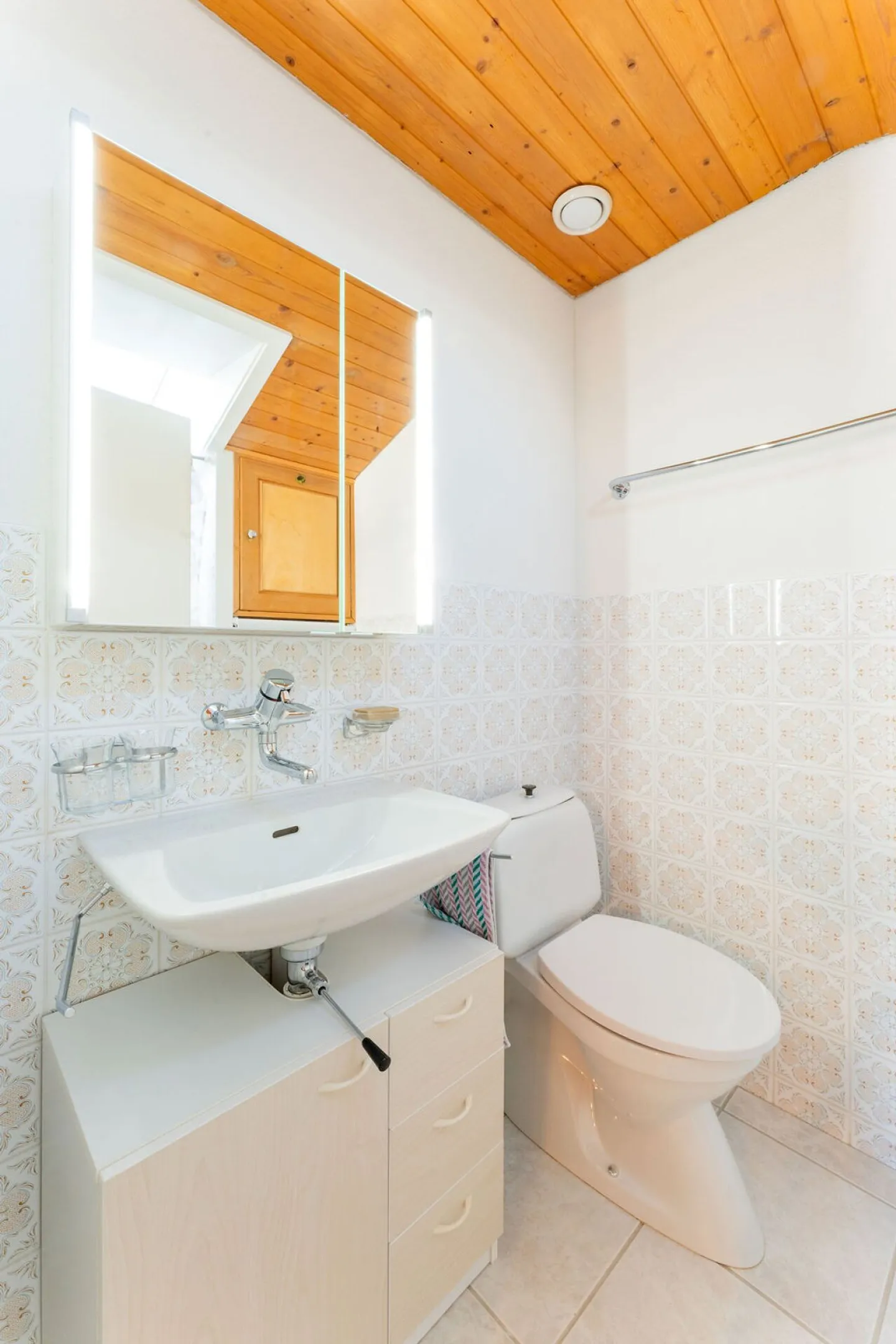 Charmante appartement sous les toits de 1,5 pièce dans le paradis d'hiver Ybrig! - Photo 7 sur 10