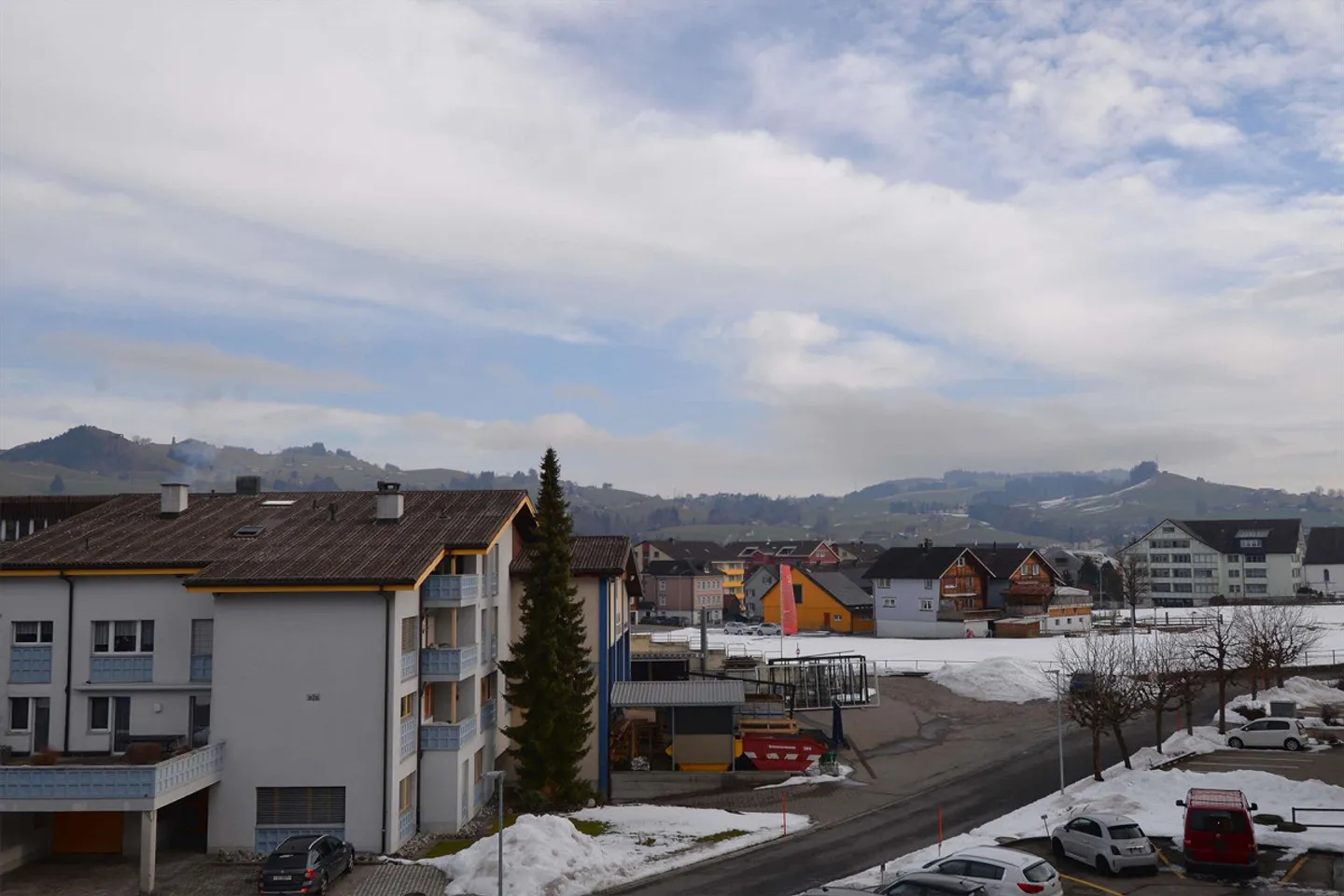 Cozy 2.5-Room Apartment - Photo 8 of 10