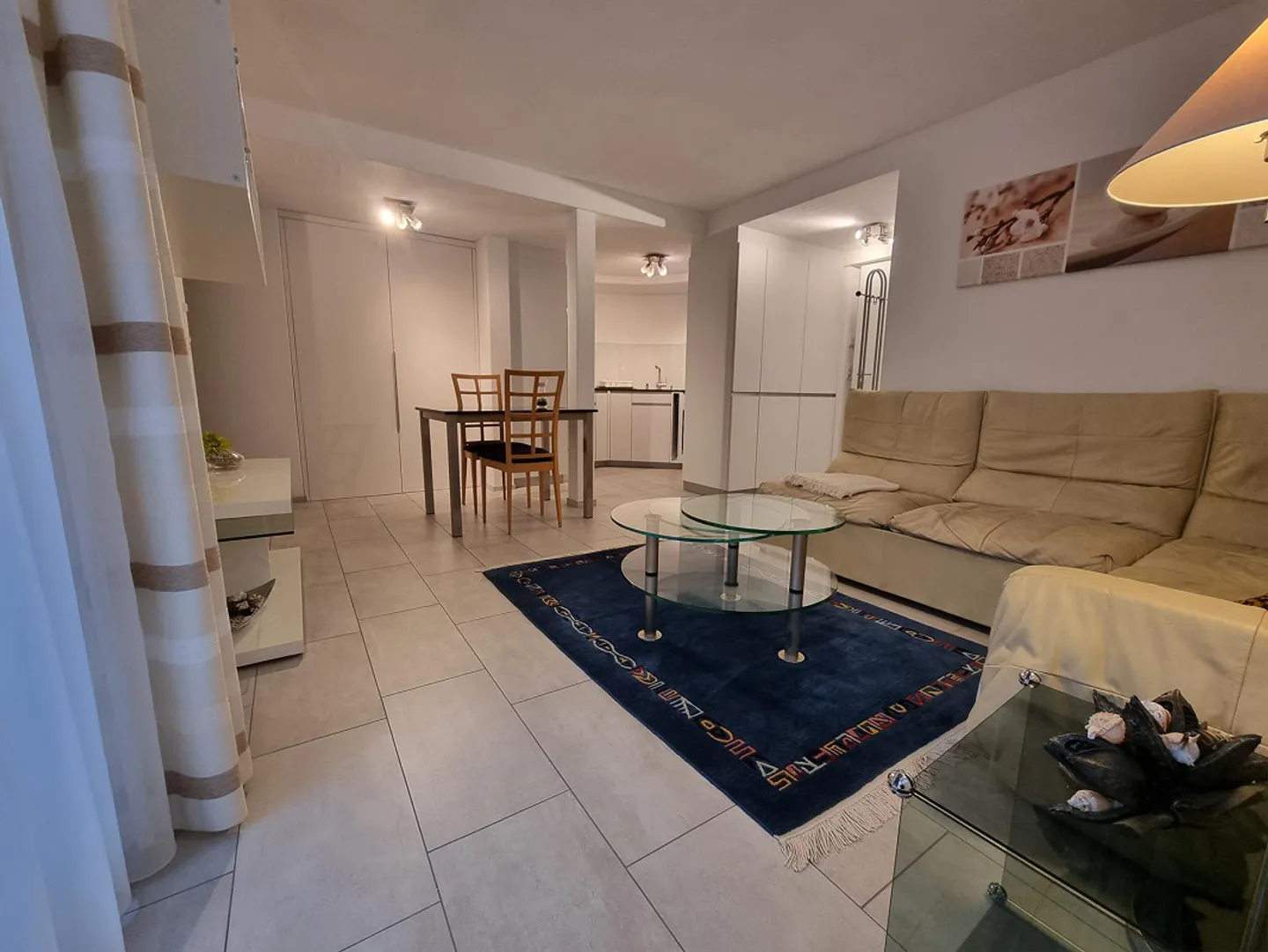 Stravagante appartamento ammobiliato di 2 locali in posizione soleggiata - Foto 3 di 9